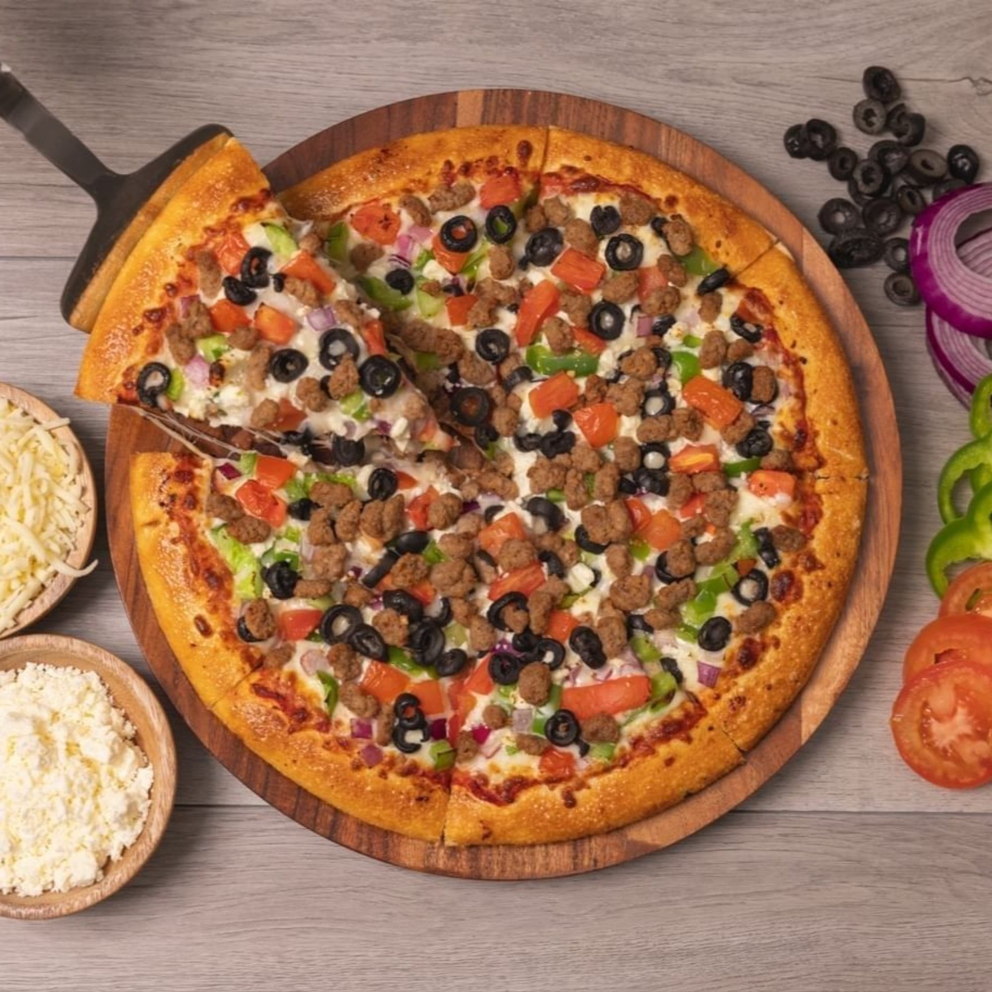 Can-Am Mediterranean Pizza
