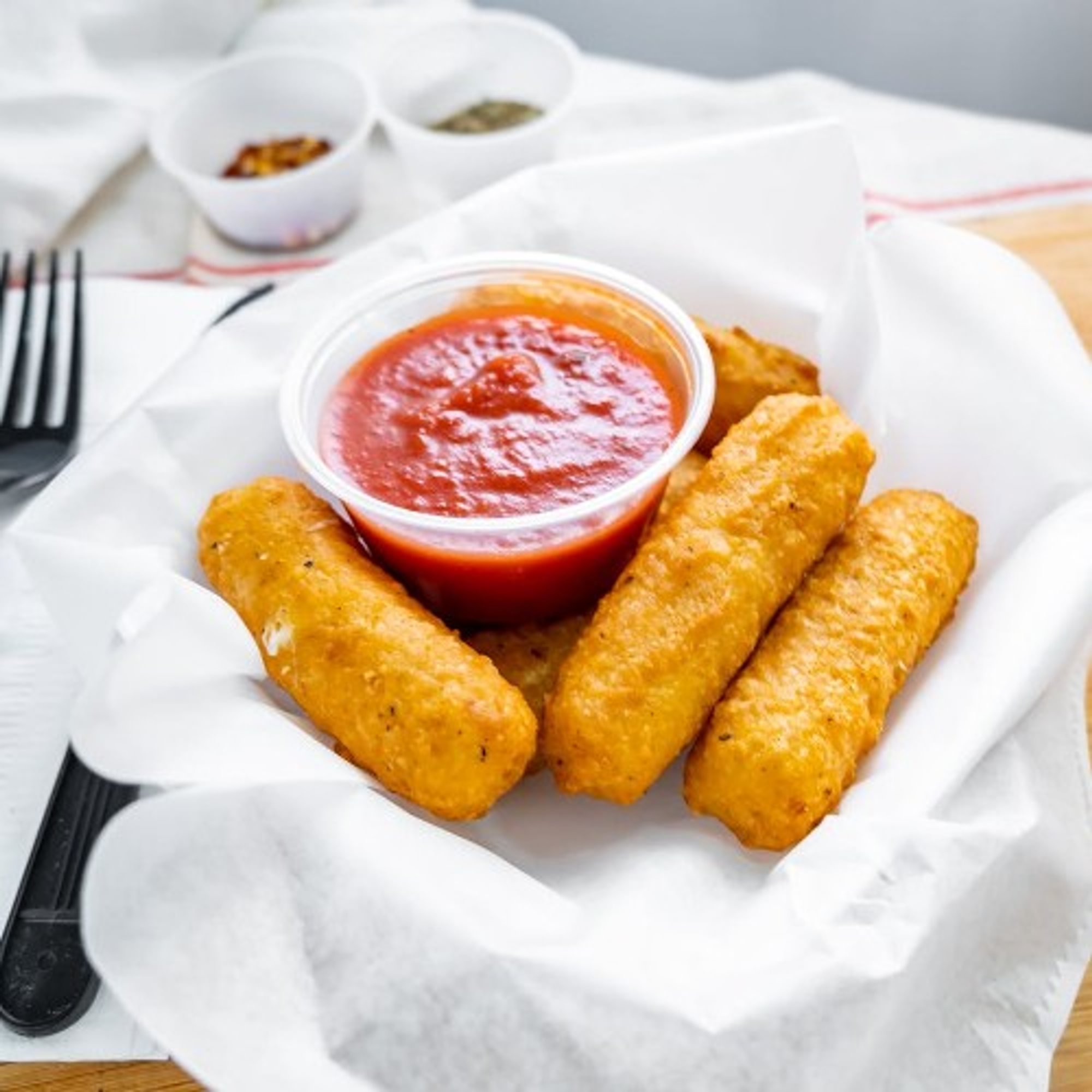 Mozzarella Sticks (6)