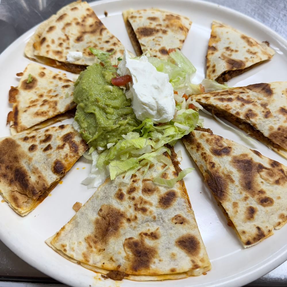 Quesadilla Sincronizada Shredded Chicken