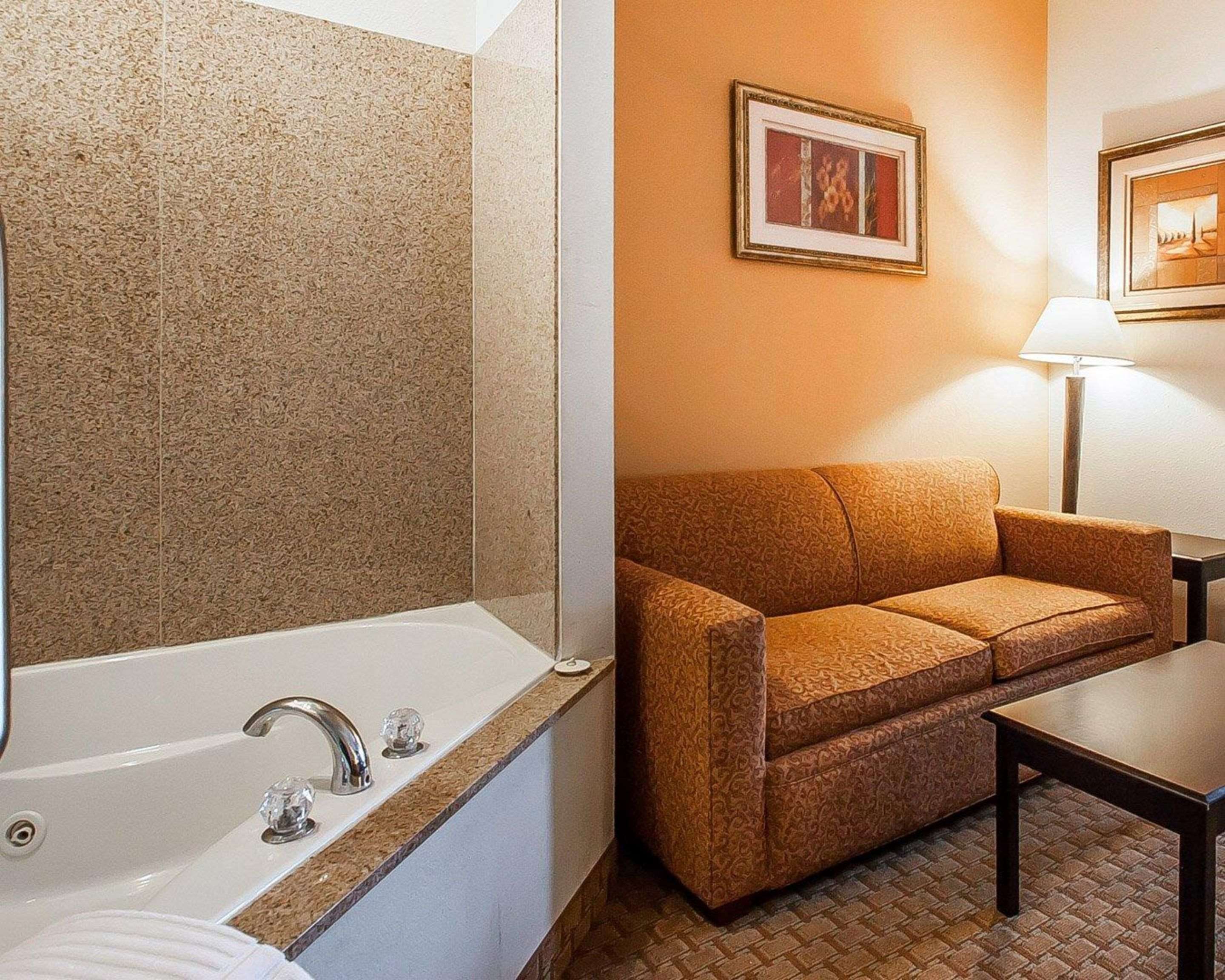 Comfort Suites Jackson-Cape Girardeau Photo