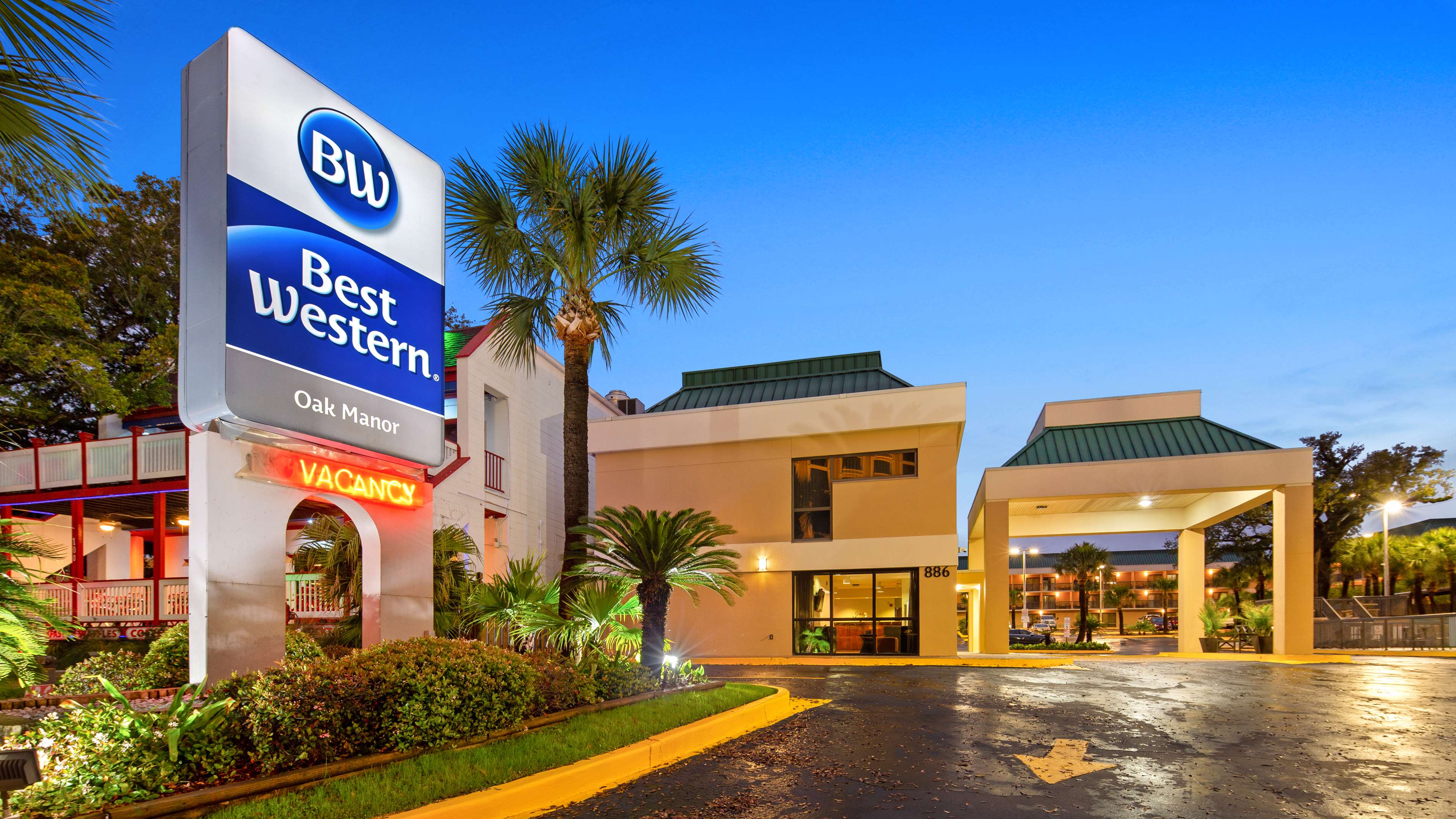 Best Western Oak Manor Photo