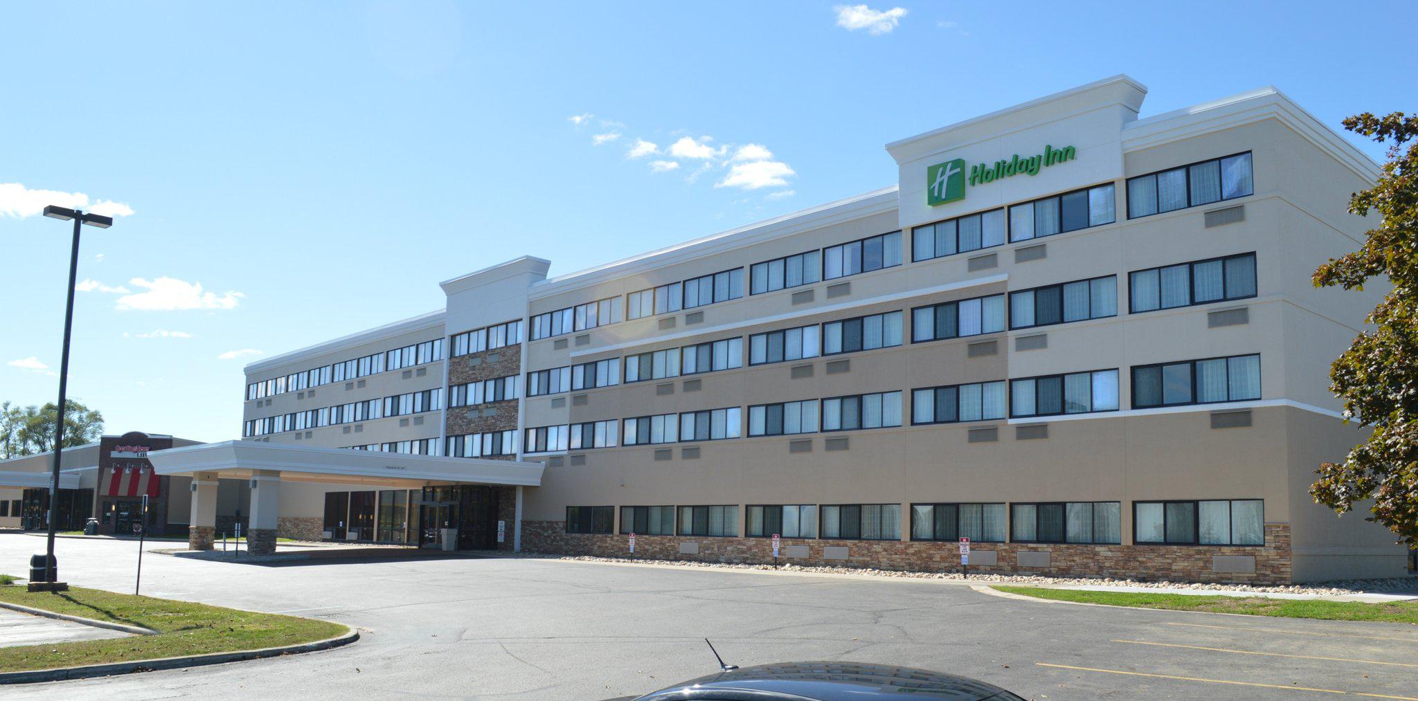 Holiday Inn Big Rapids Photo