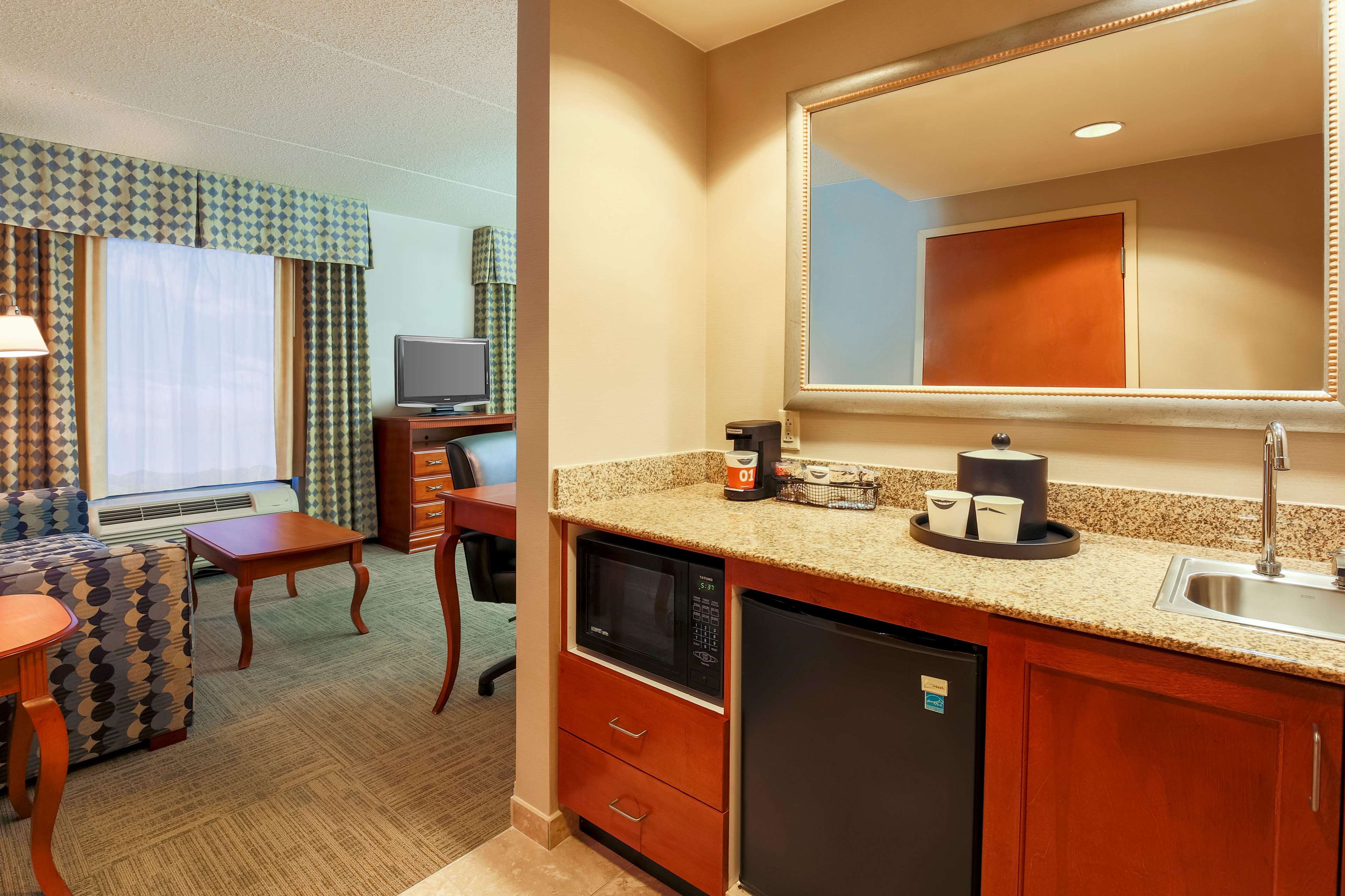 Hampton Inn & Suites New Haven - South - West Haven Photo