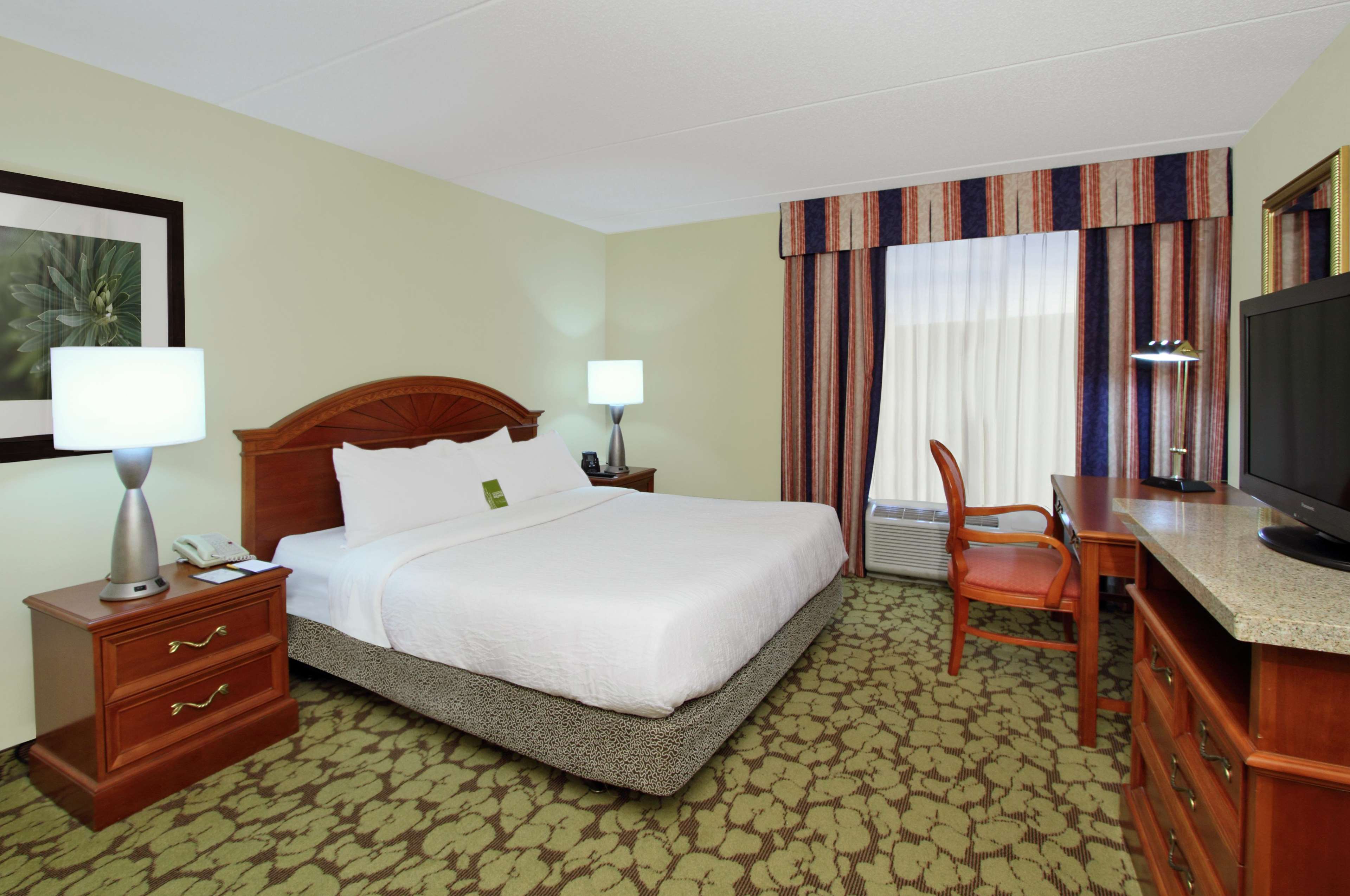 Hilton Garden Inn Chesapeake/Greenbrier Photo