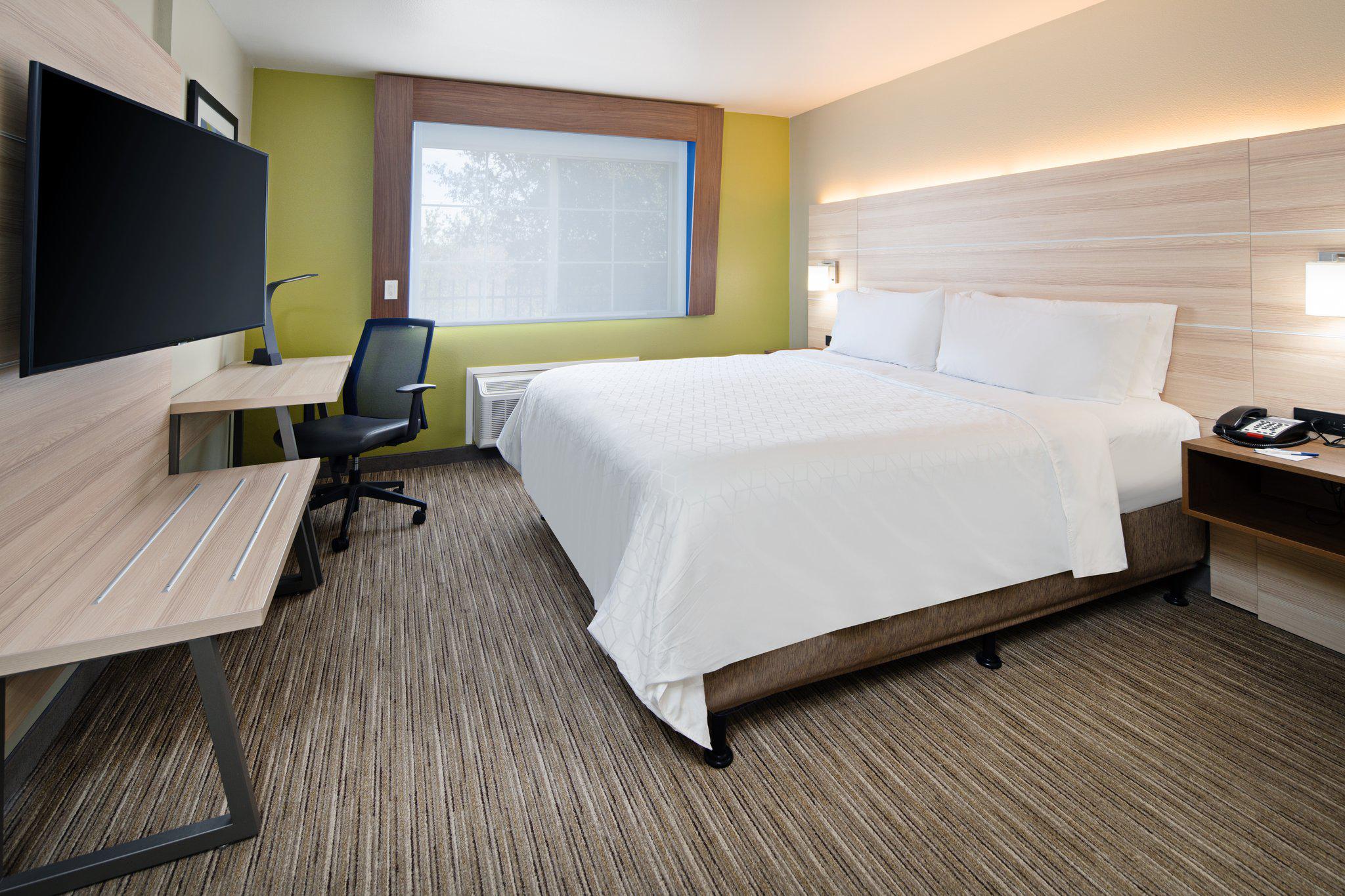 Holiday Inn Express & Suites Watsonville Photo