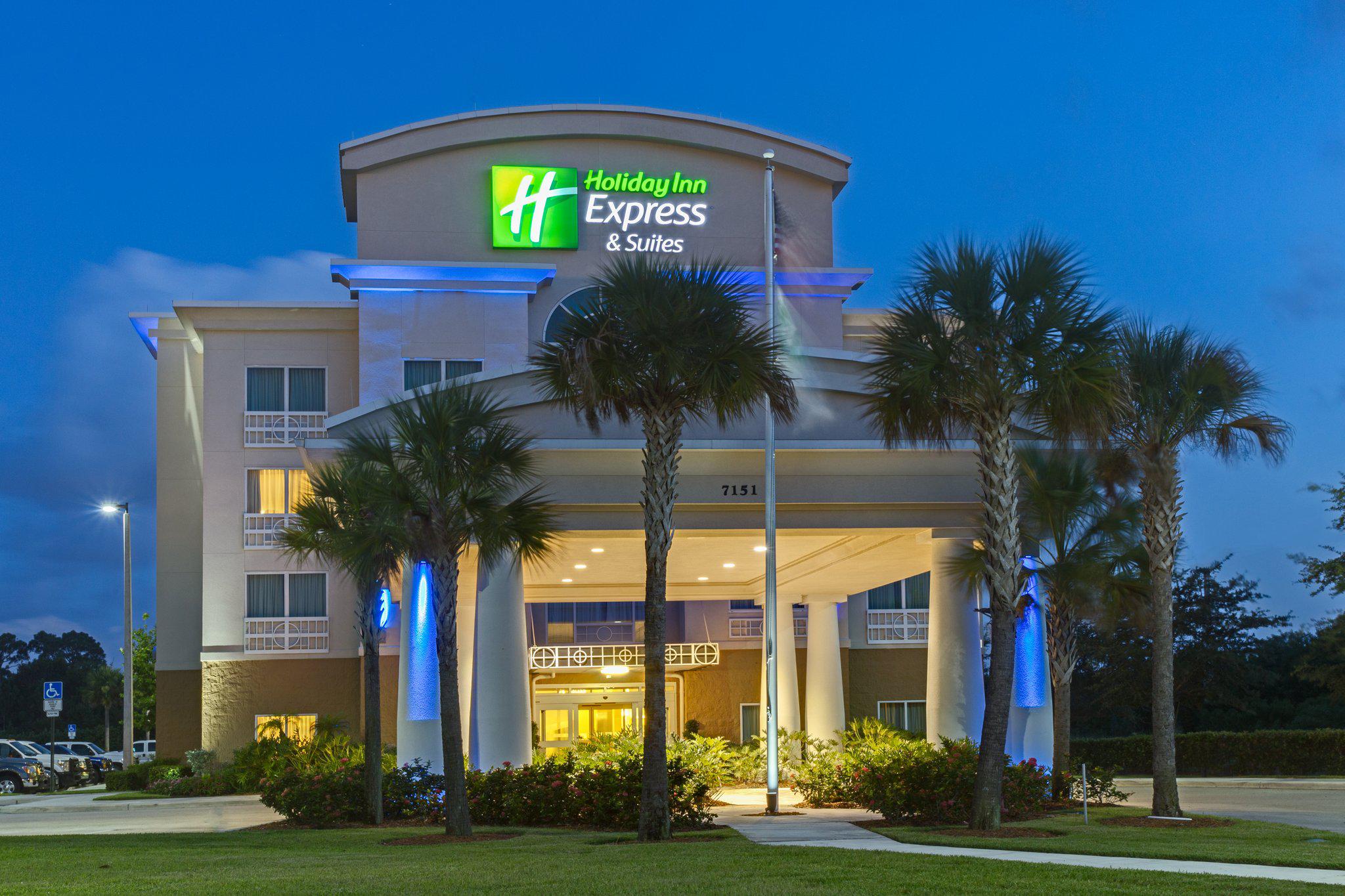 Holiday Inn Express & Suites Fort Pierce West Photo