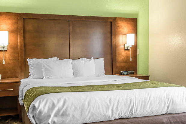 Images Comfort Suites