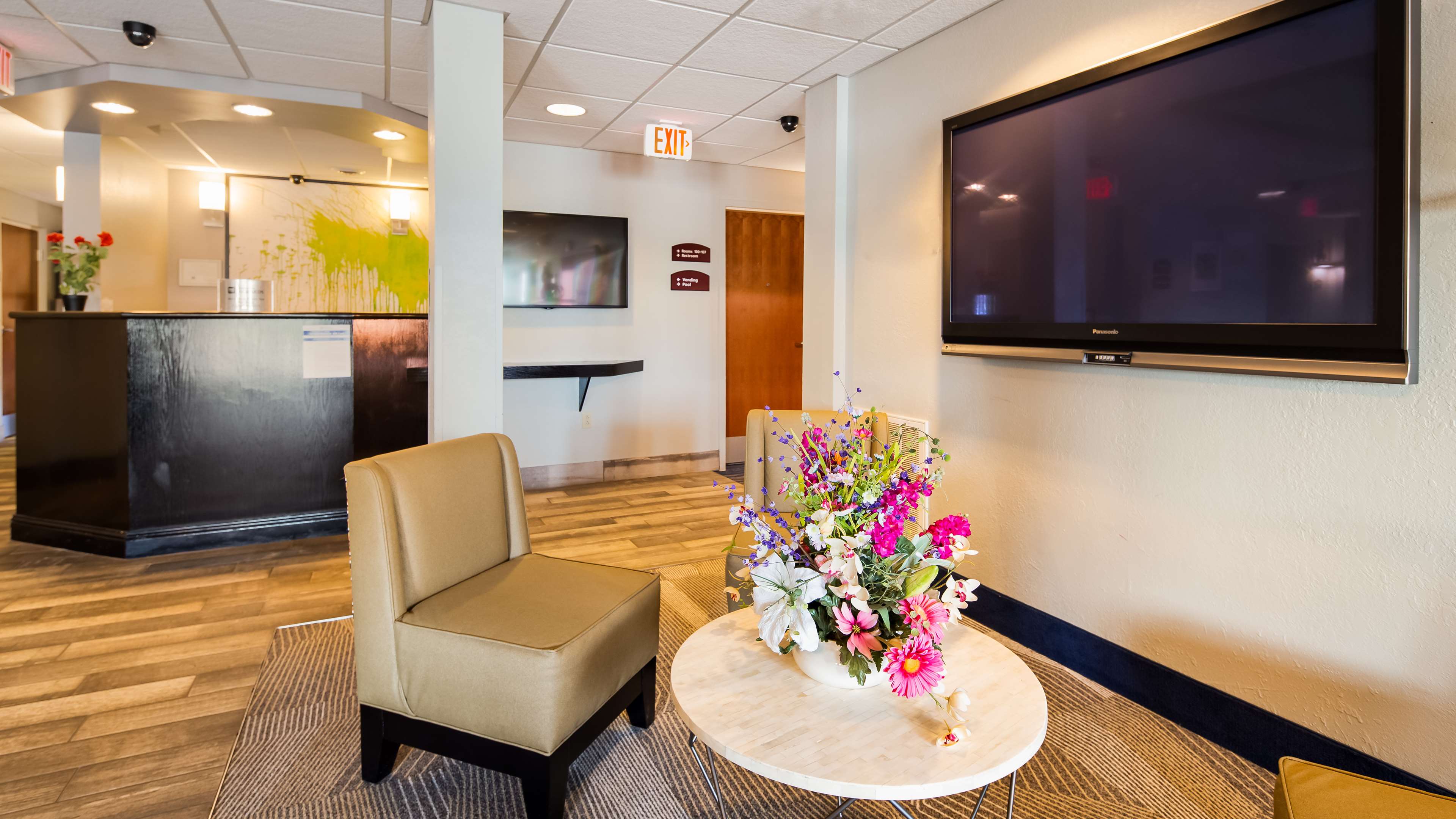 Our cozy lobby welcomes you as your arrive for your stay.