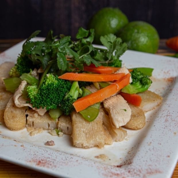 Chicken with Vegetables Pan Fried Noodle (Pho Ap Chao Ga)