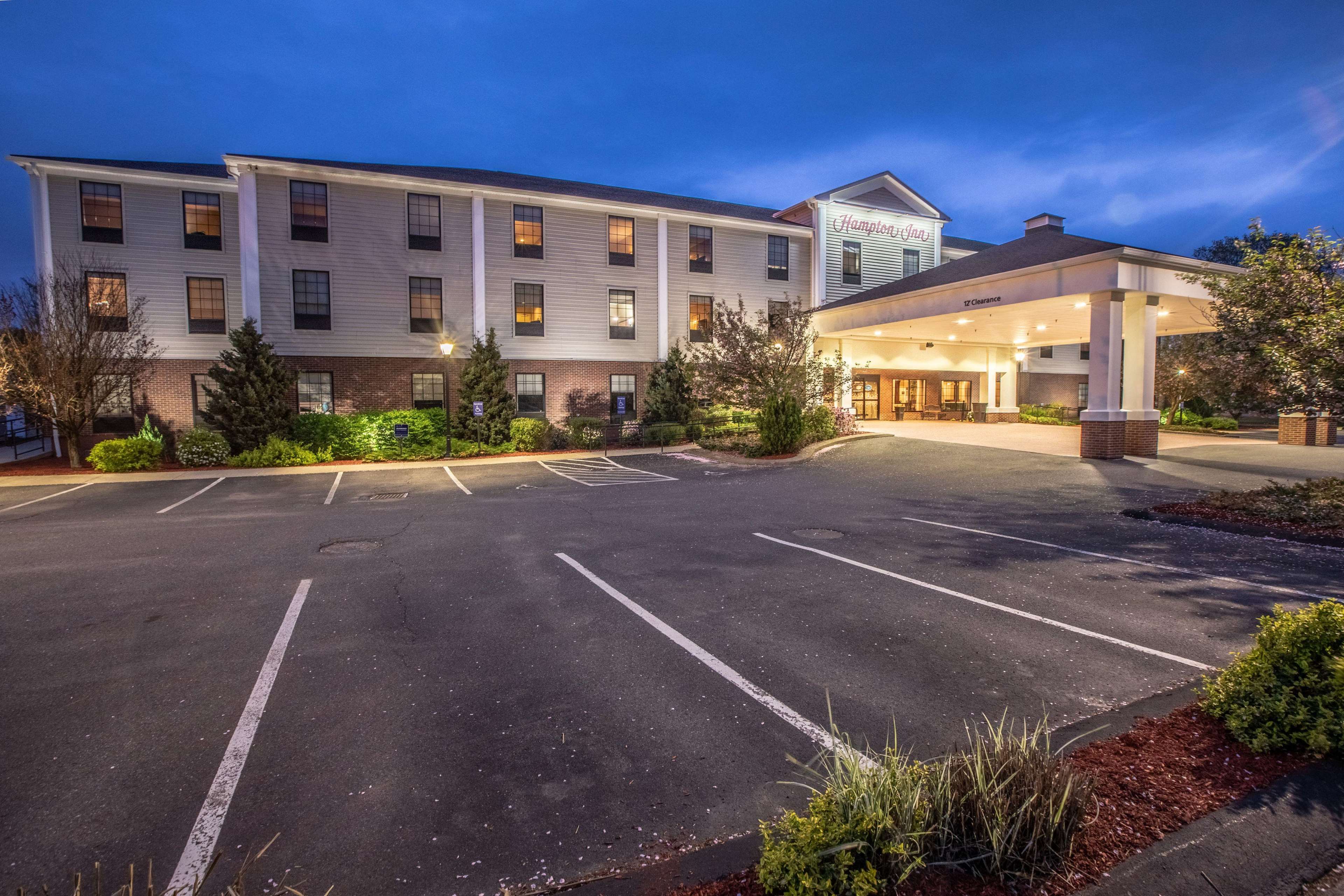 Hampton Inn Hadley-Amherst Area Photo