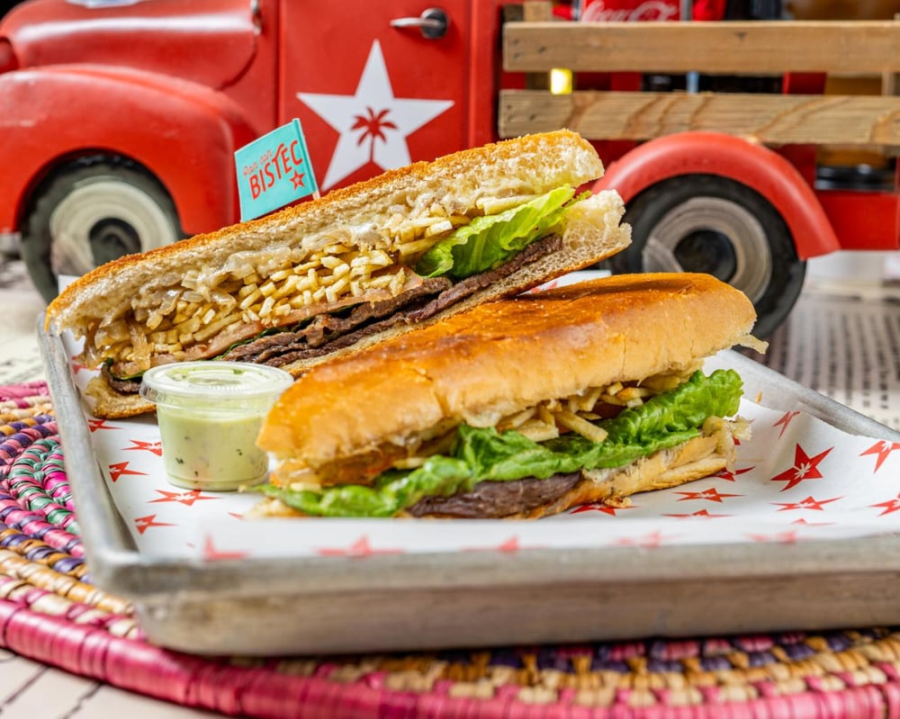 PAN CON BISTEC SANDWICH
