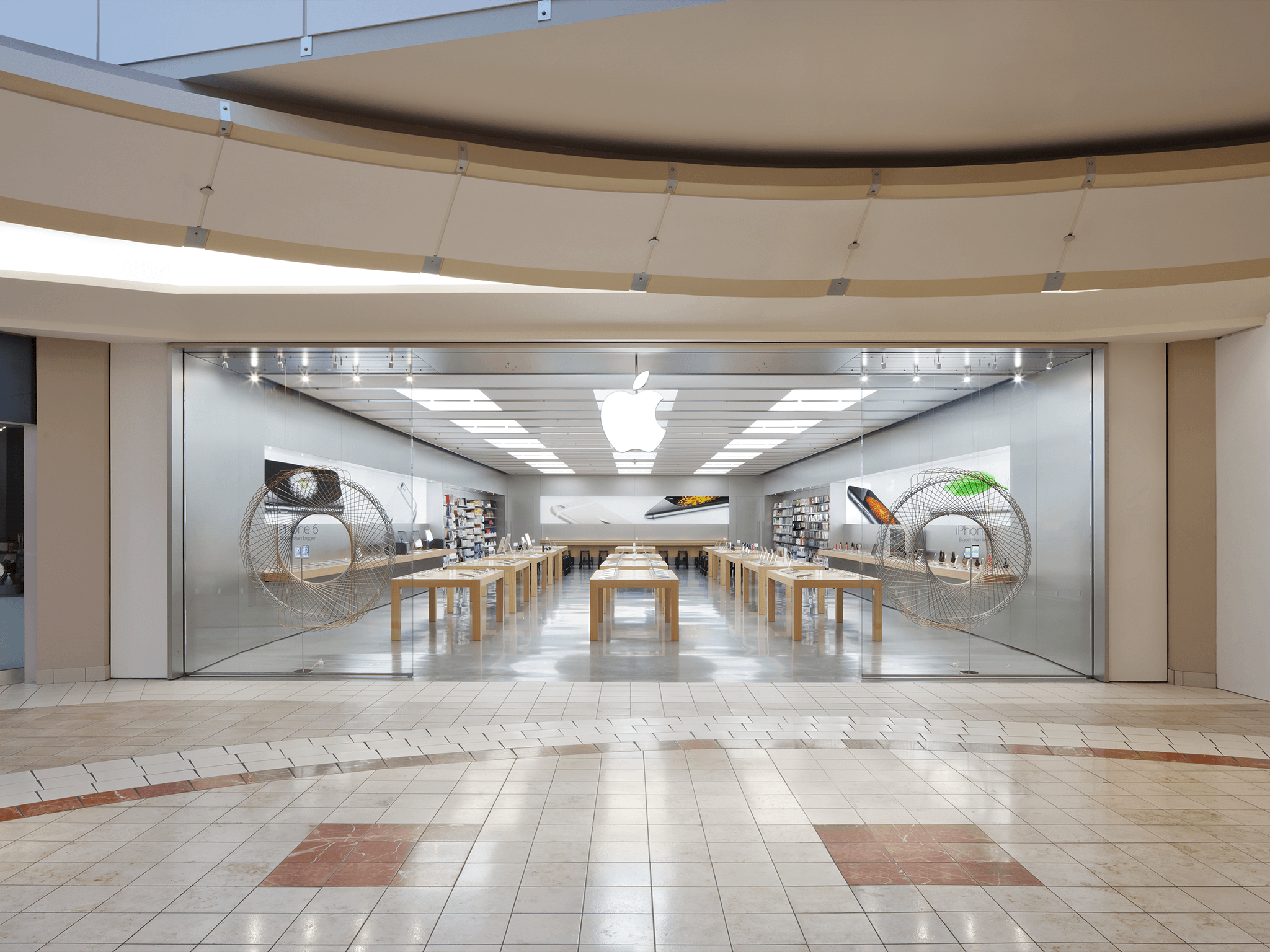 Apple The Mall of New Hampshire Photo