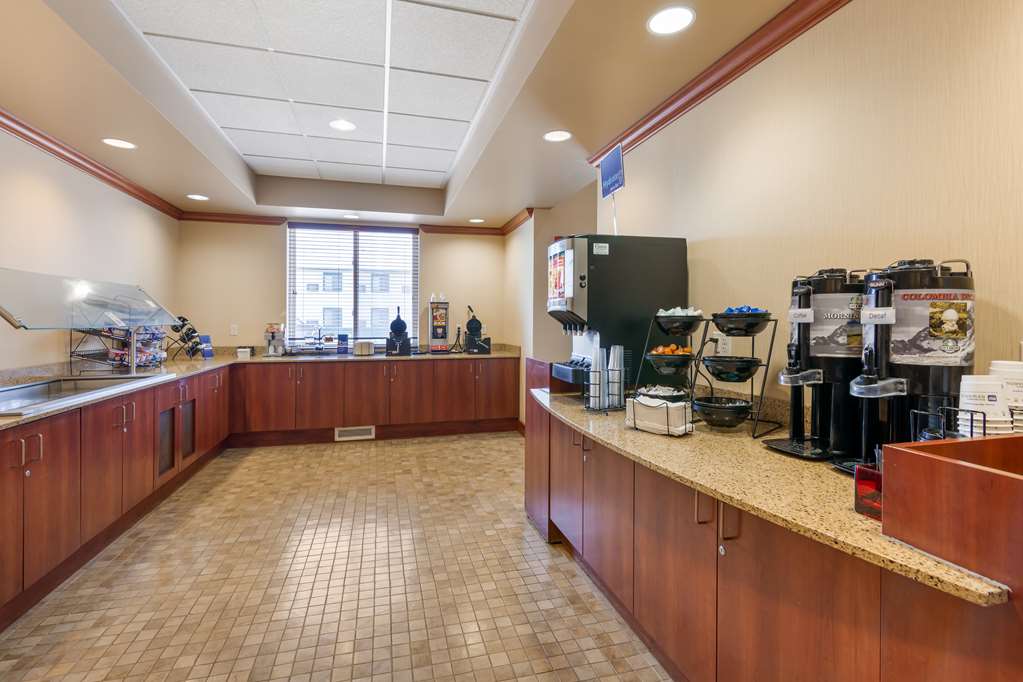 Best Western Golden Prairie Inn & Suites Image