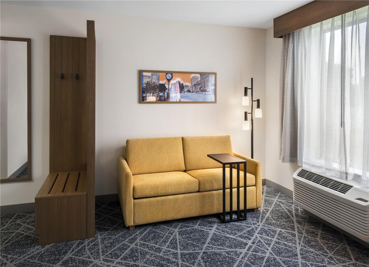 Hampton Inn & Suites New Hartford Image