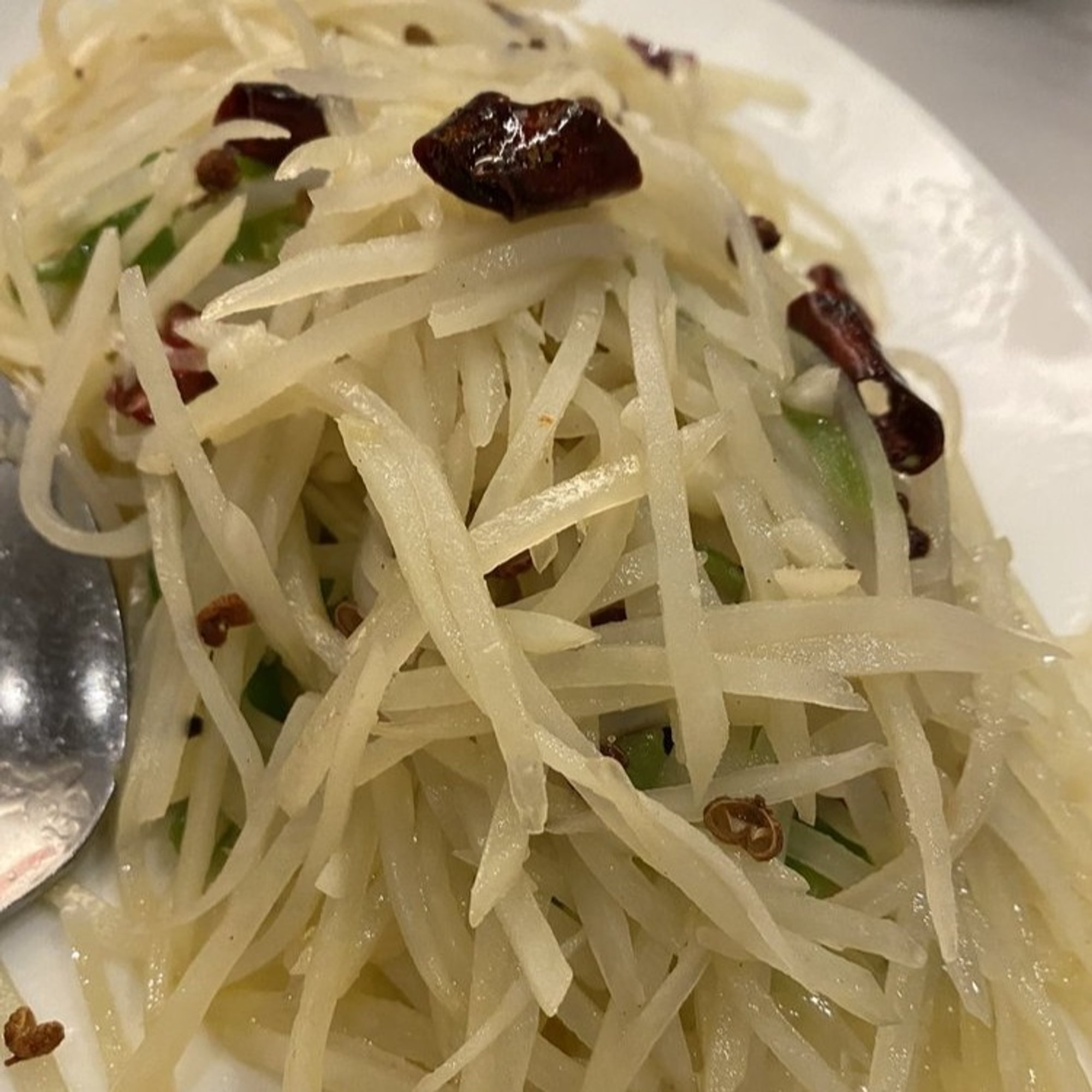 酸辣土豆丝 Spicy & Sour Shredded Potatoes