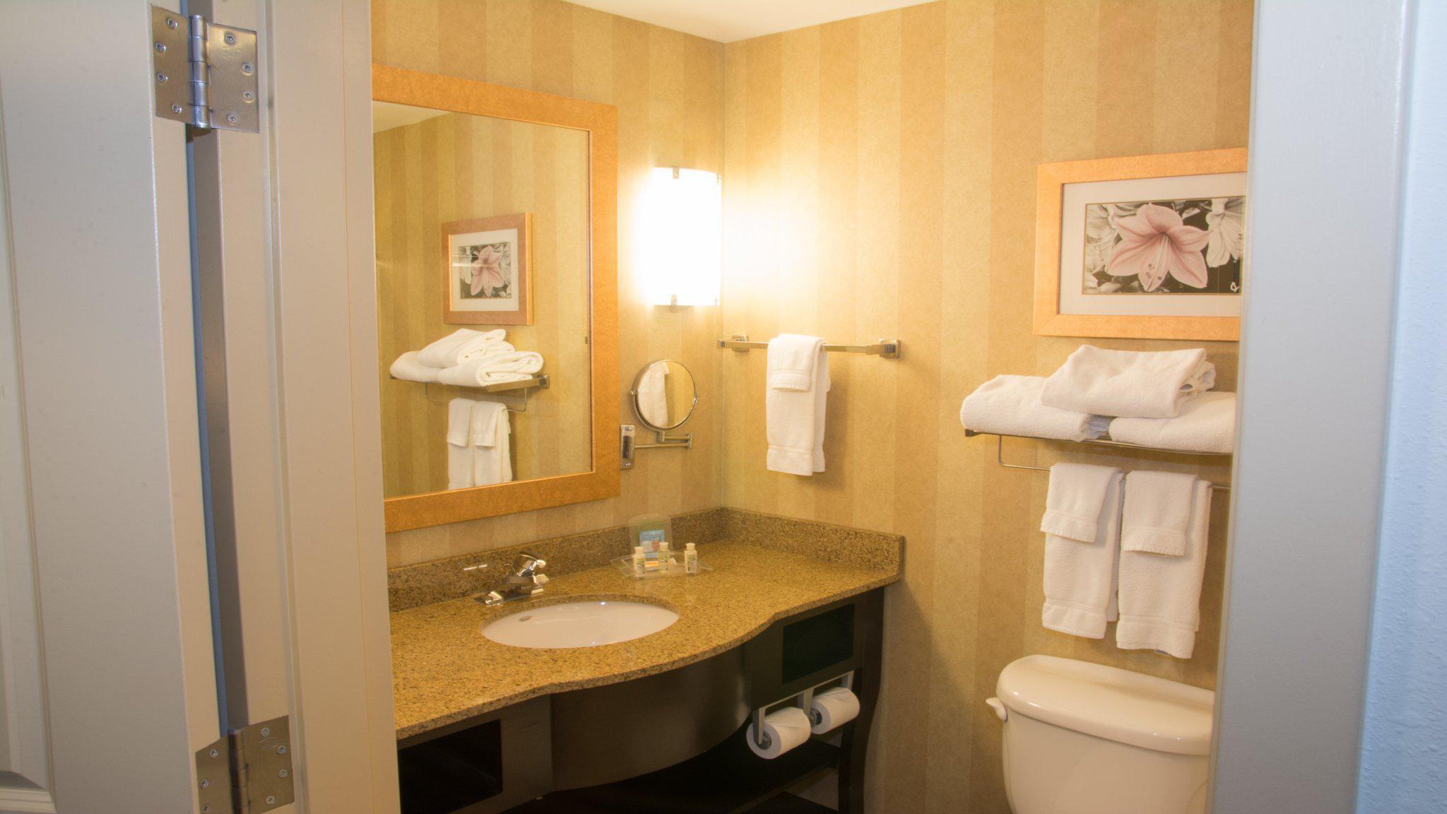 Holiday Inn St. Louis-Fairview Heights Photo