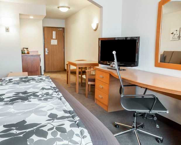 Images Sleep Inn & Suites Lake of the Ozarks