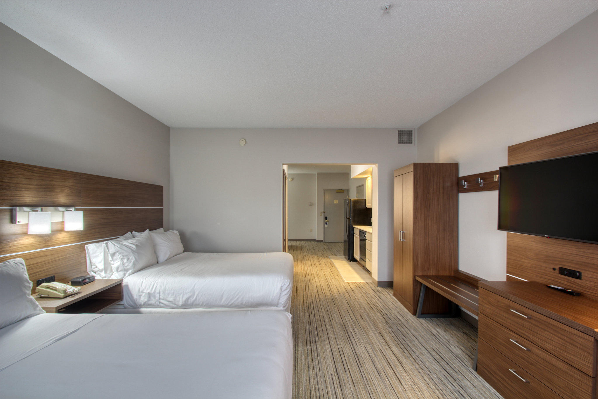 Holiday Inn Express & Suites Oshkosh-Sr 41 Photo