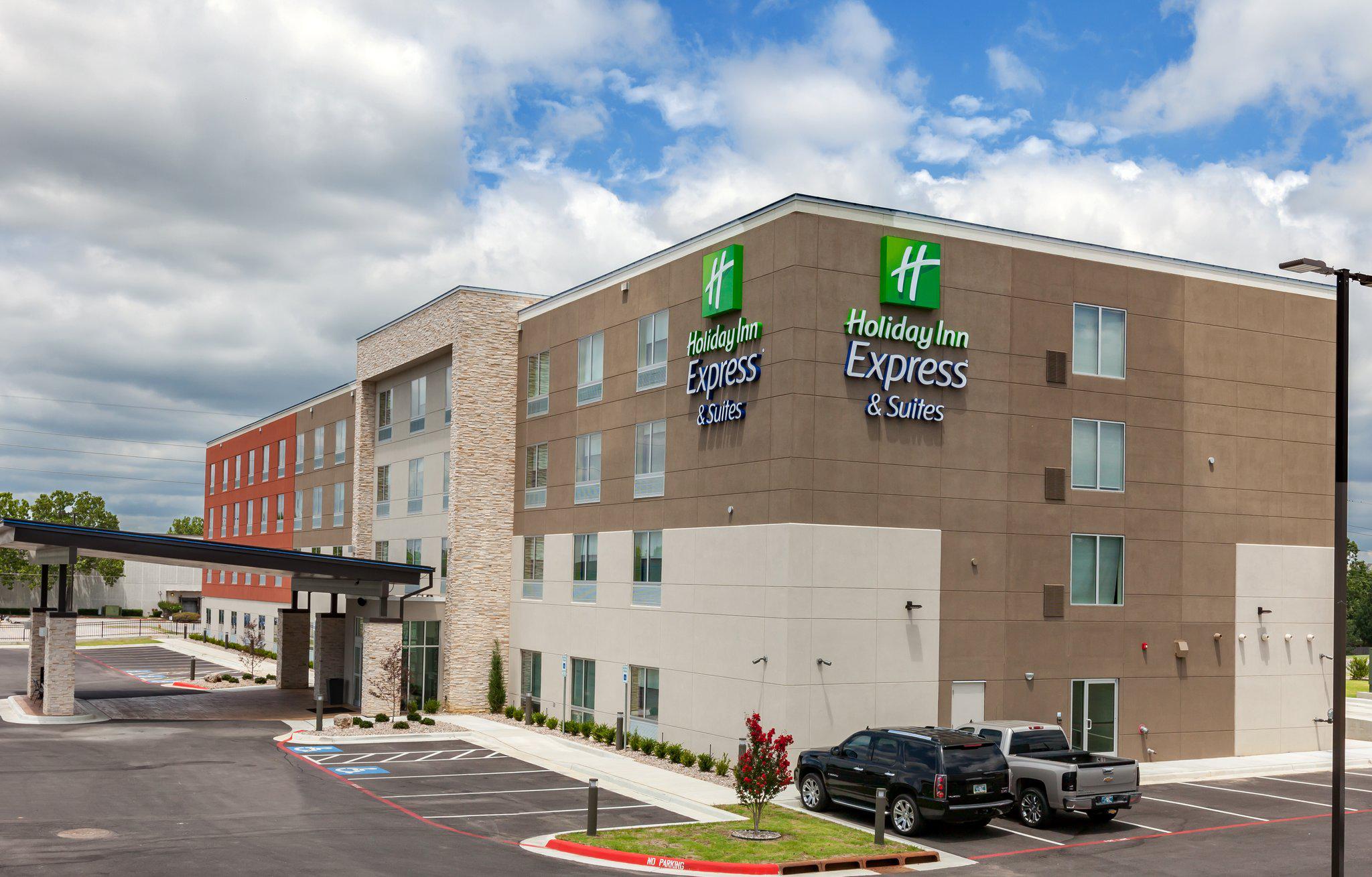 Holiday Inn Express & Suites Tulsa South - Woodland Hills Photo
