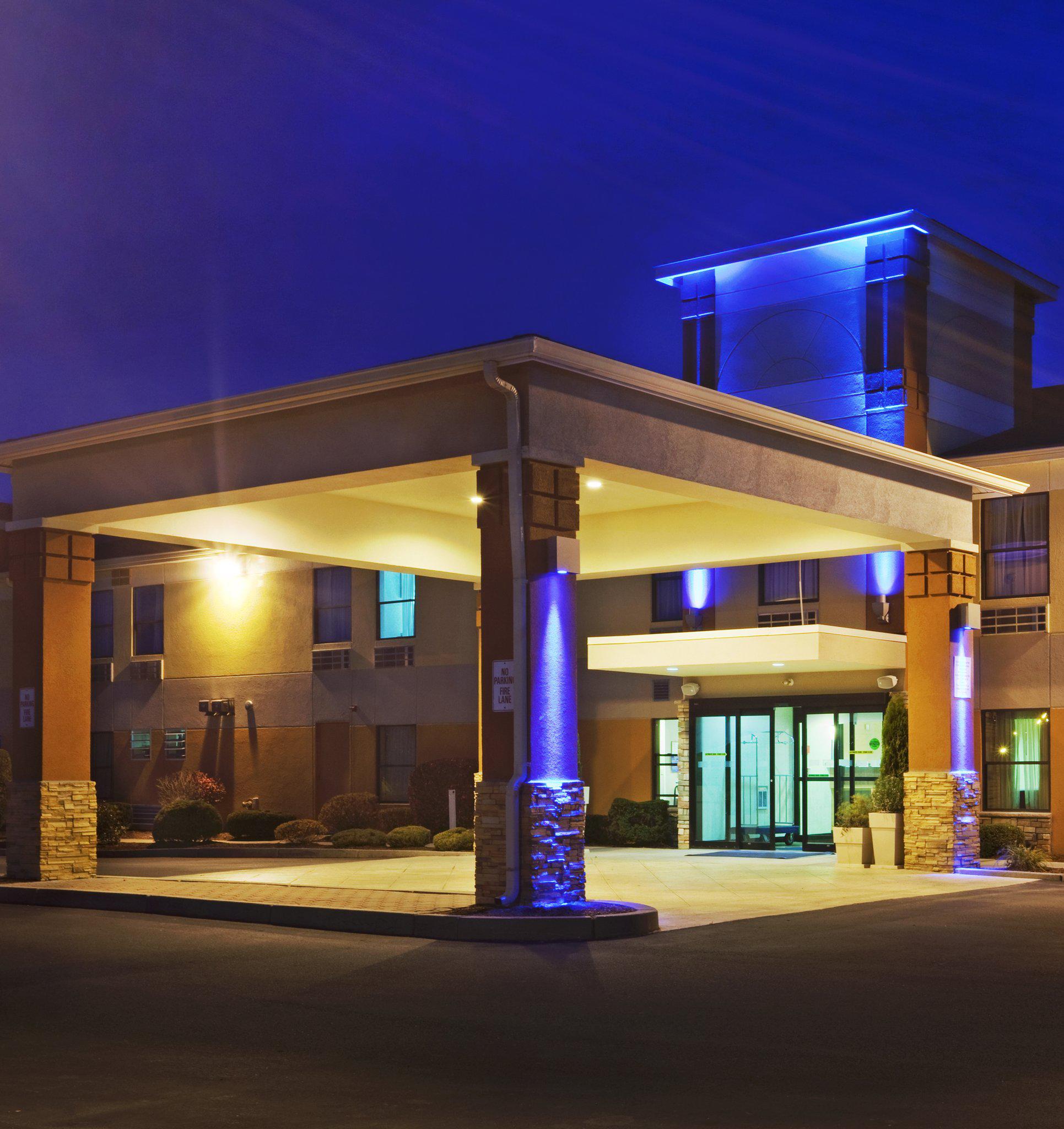 Holiday Inn Express Providence-North Attleboro Photo