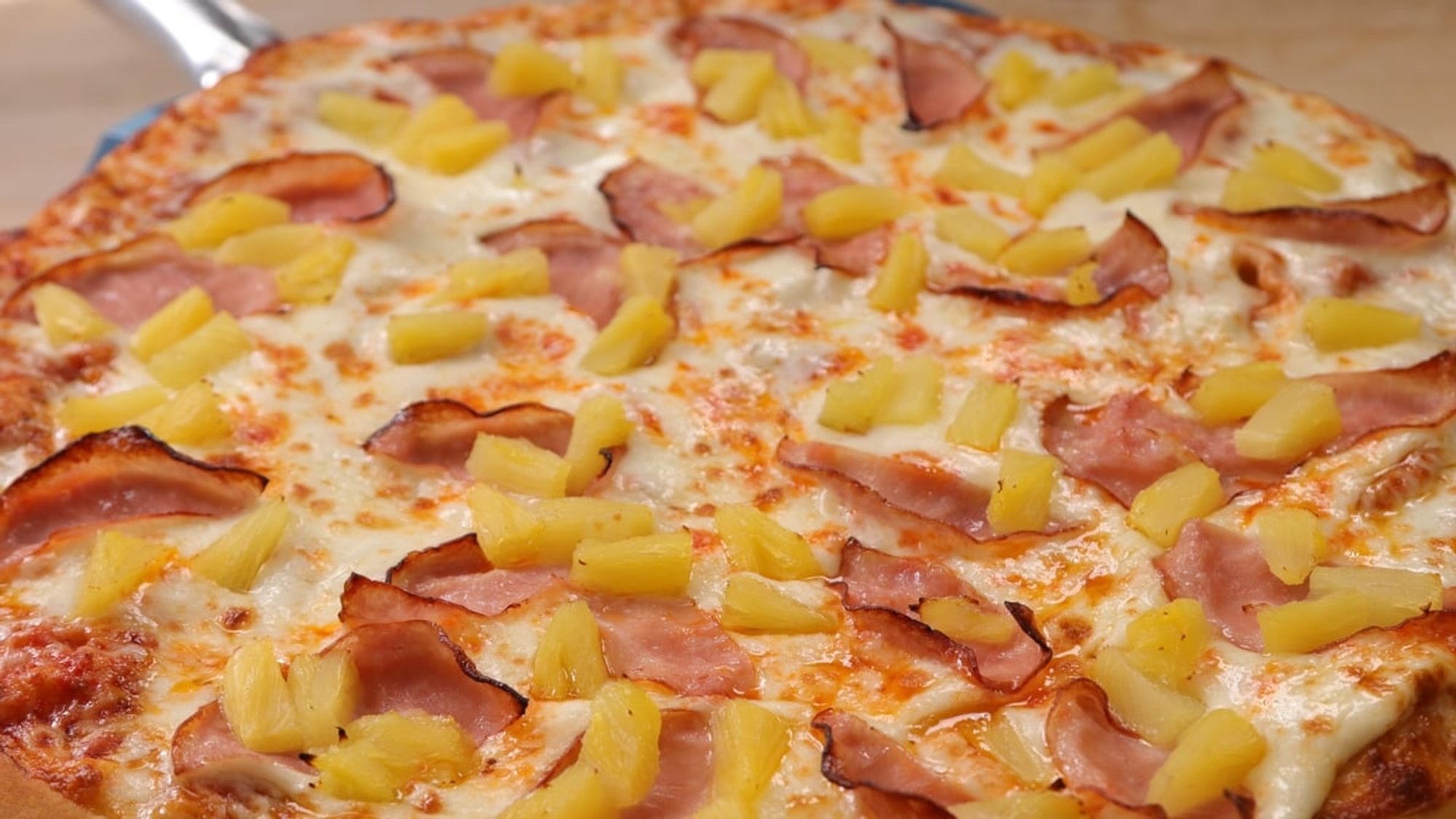 Hawaiian (Il Gigante - 20" - 16 Slices)
