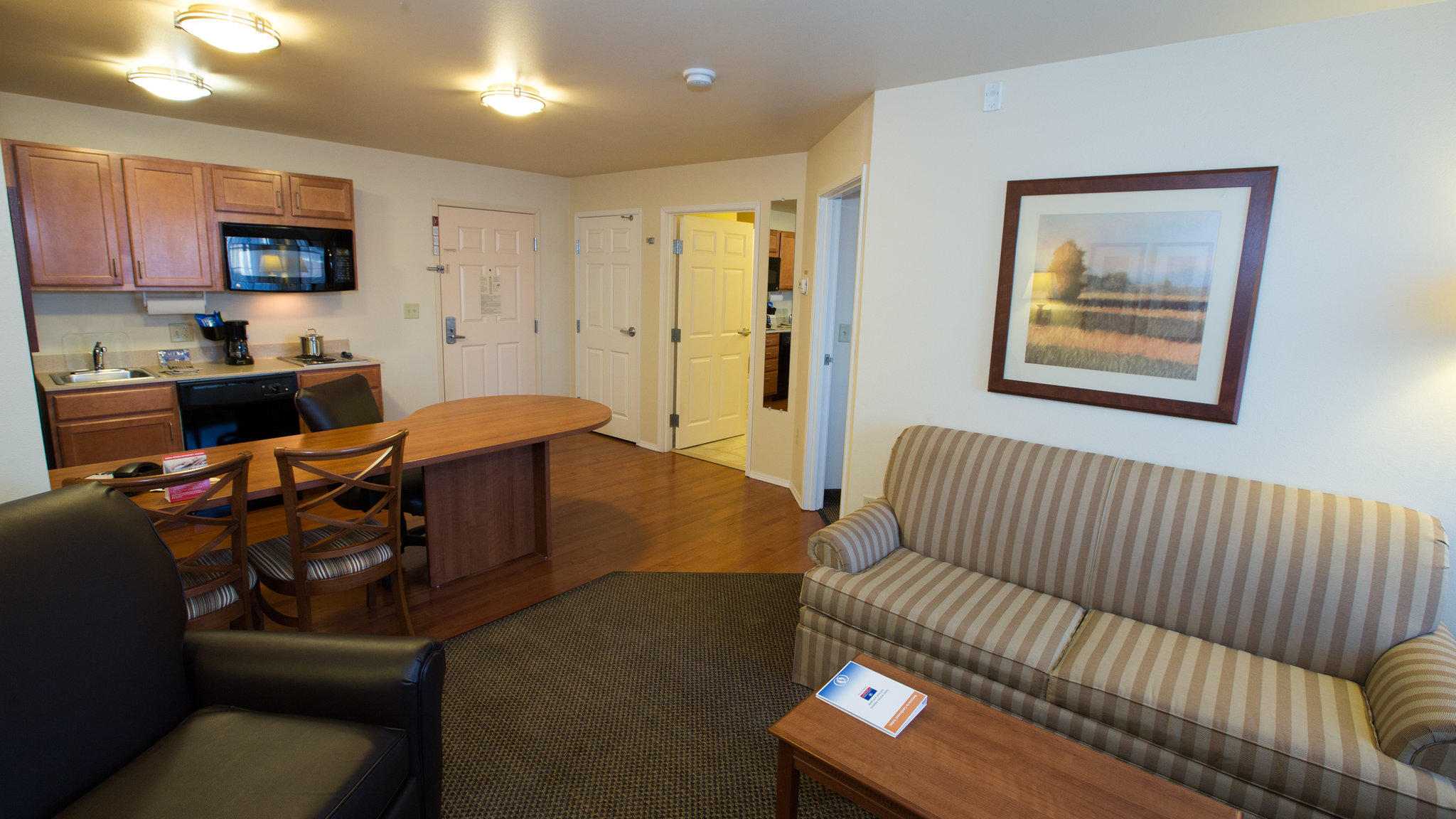 Candlewood Suites Springfield South Photo