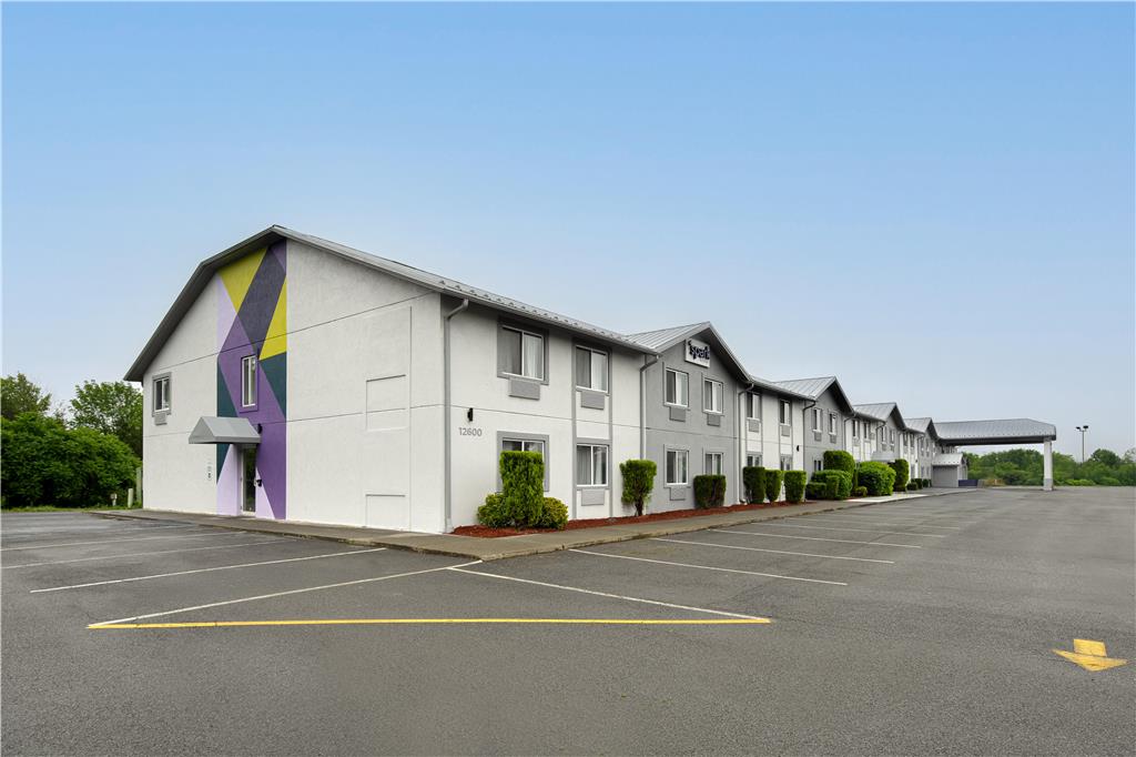 Spark by Hilton West Coxsackie Logo