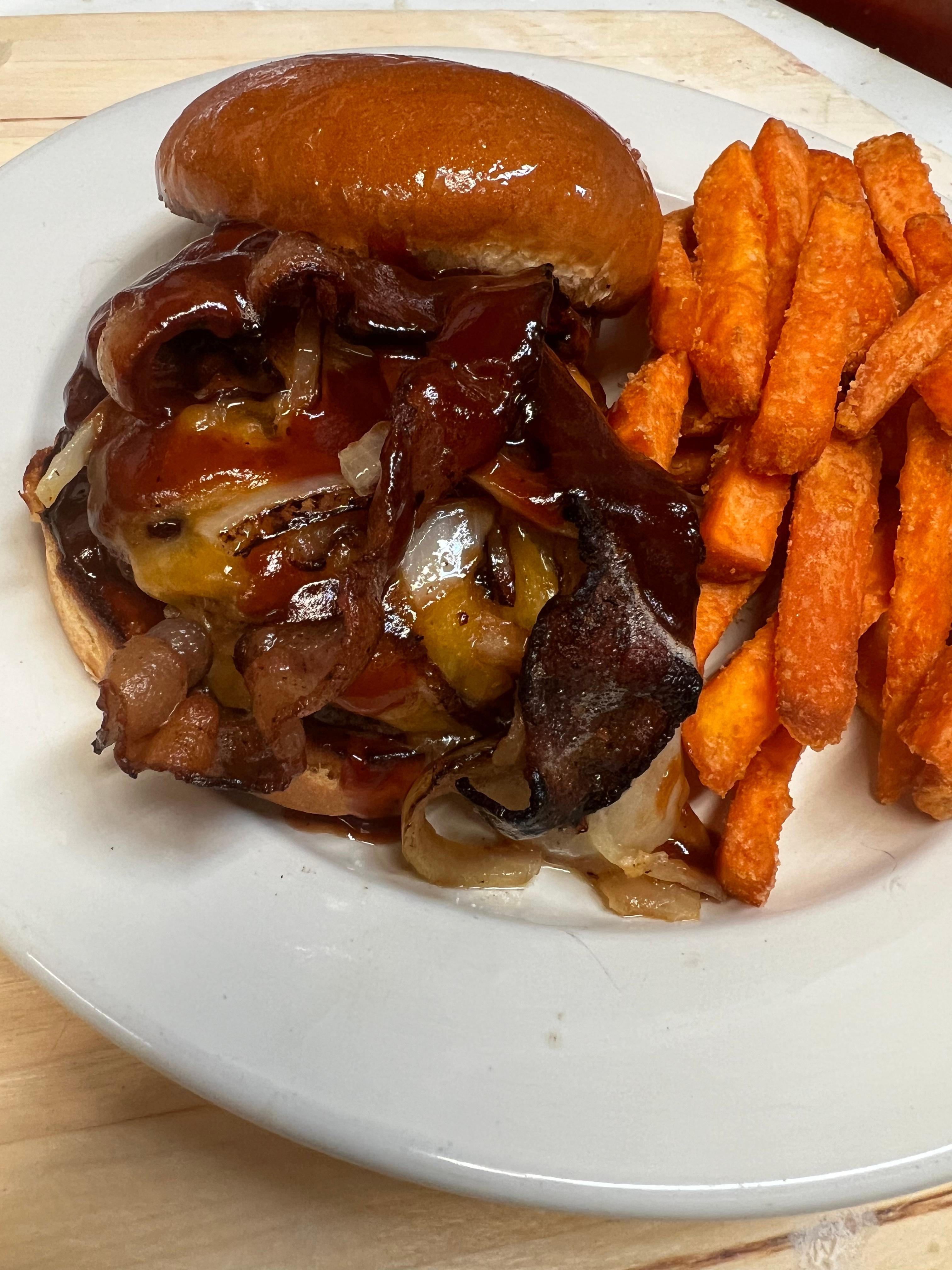 Mamas Classic Burger