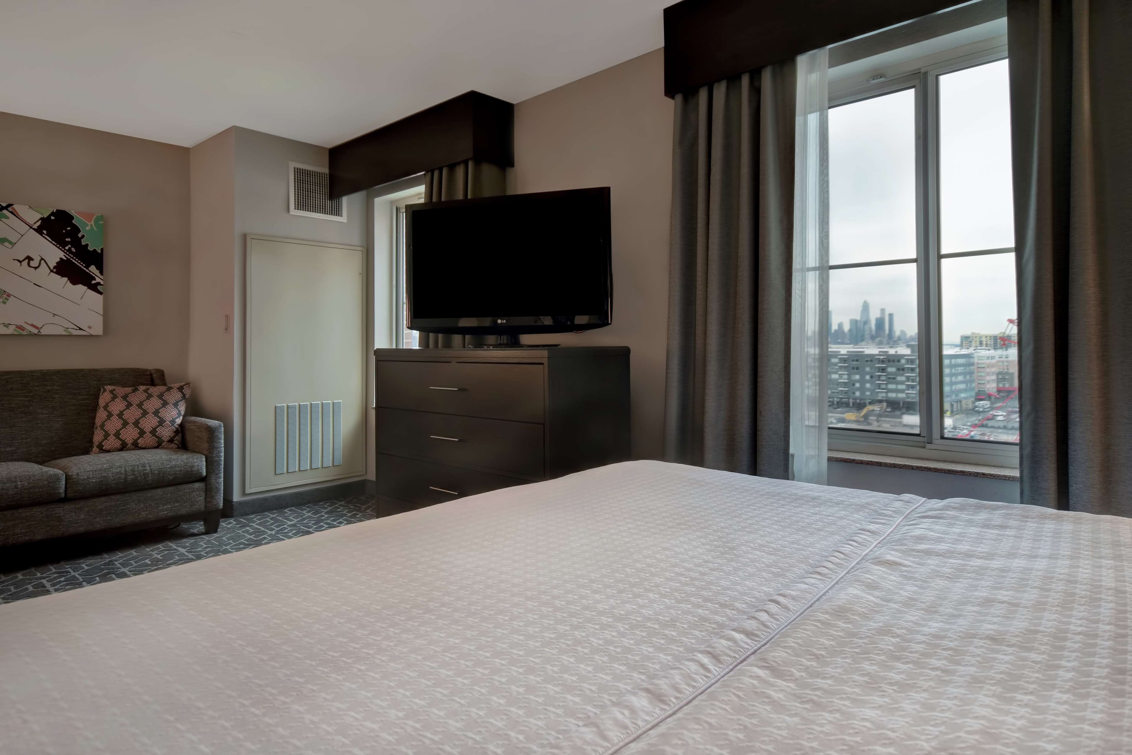 Homewood Suites by Hilton Edgewater-NYC Area Photo