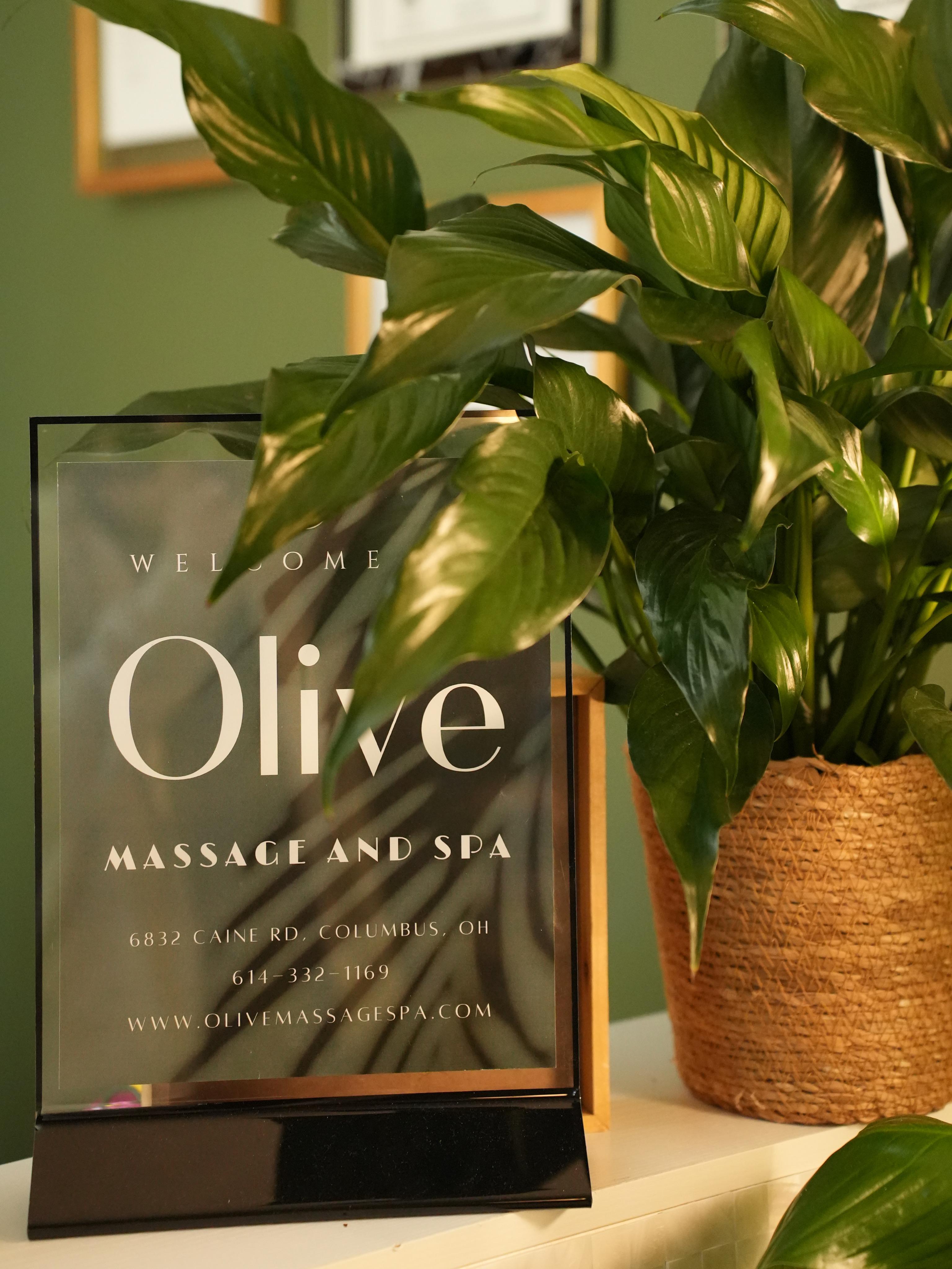 Olive Massage & Head Spa