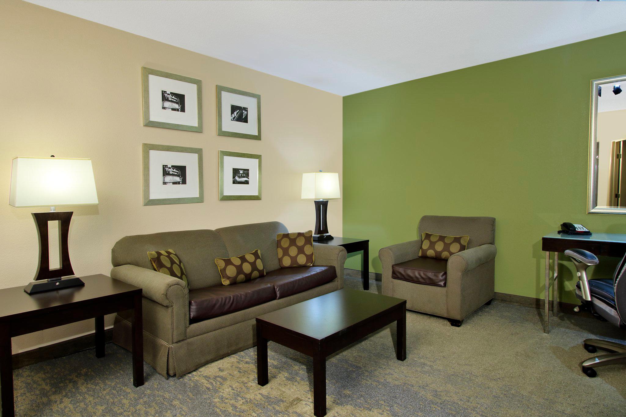 Holiday Inn Metairie New Orleans Airport Photo