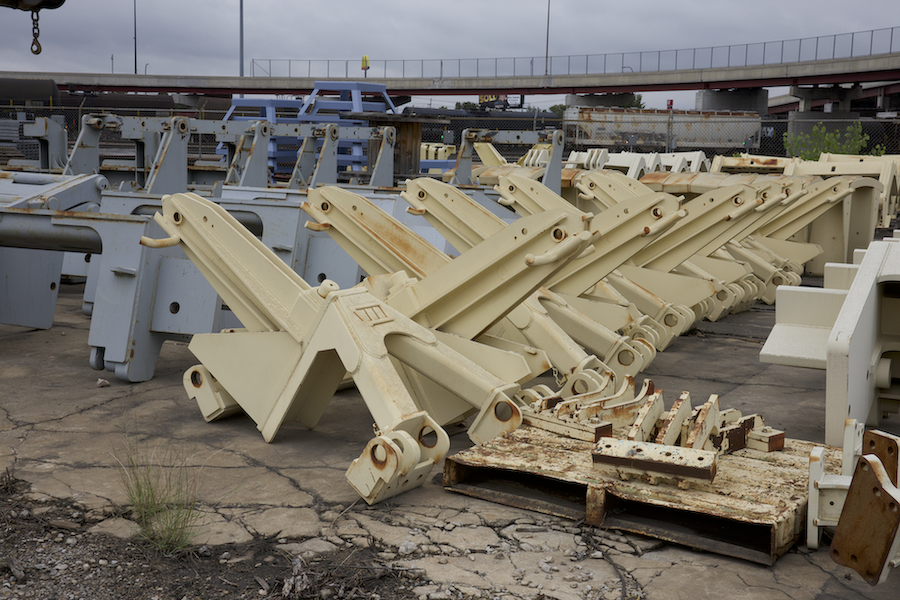 Midwestern Manufacturing Logo