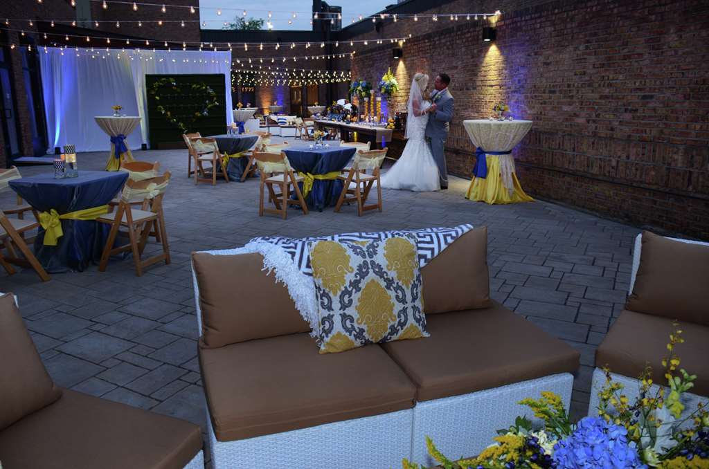 DoubleTree by Hilton Hotel Chicago - Alsip Image