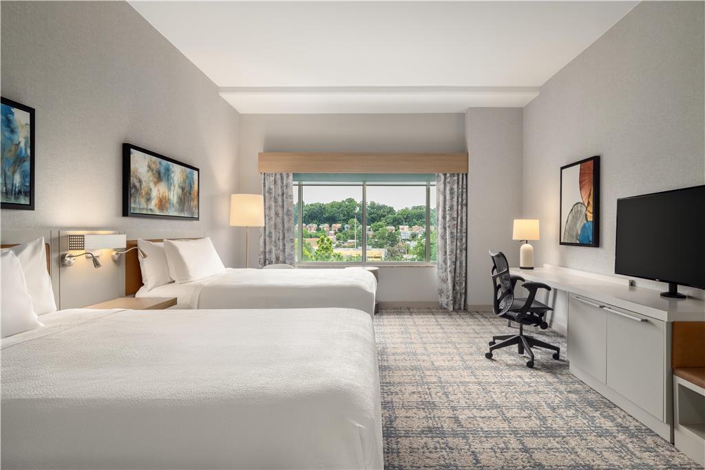 Hilton Garden Inn Arlington Shirlington Image