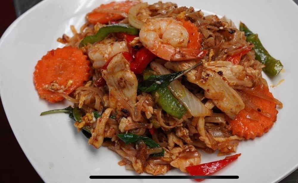 Fiery Pad Thai (Lunch)
