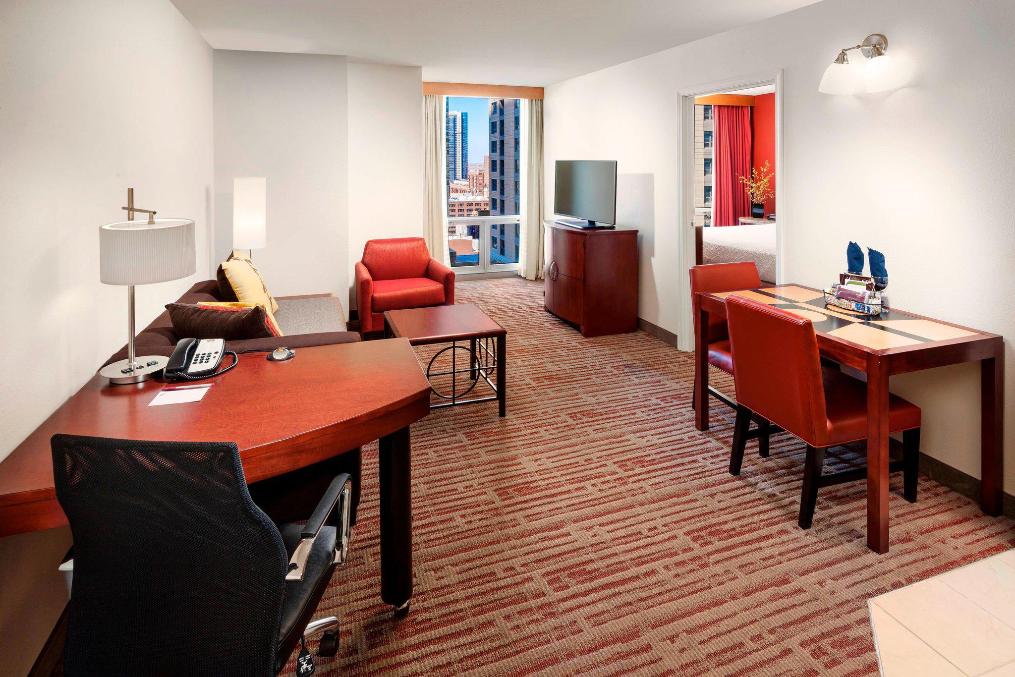 Residence Inn by Marriott Chicago Downtown/River North Photo