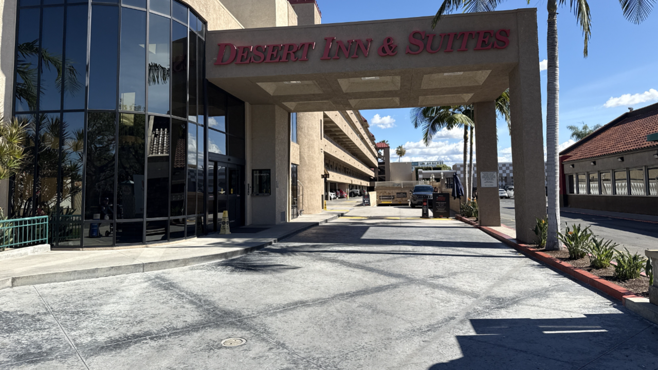LAZ Parking - Desert Inn