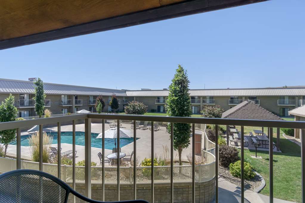 Best Western Plus Ahtanum Inn Image