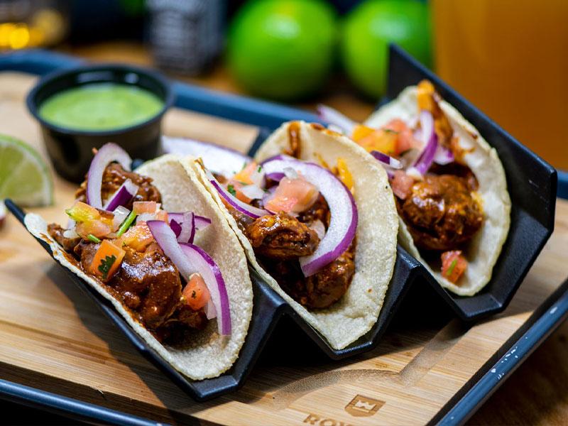 L/Cochinita Tacos