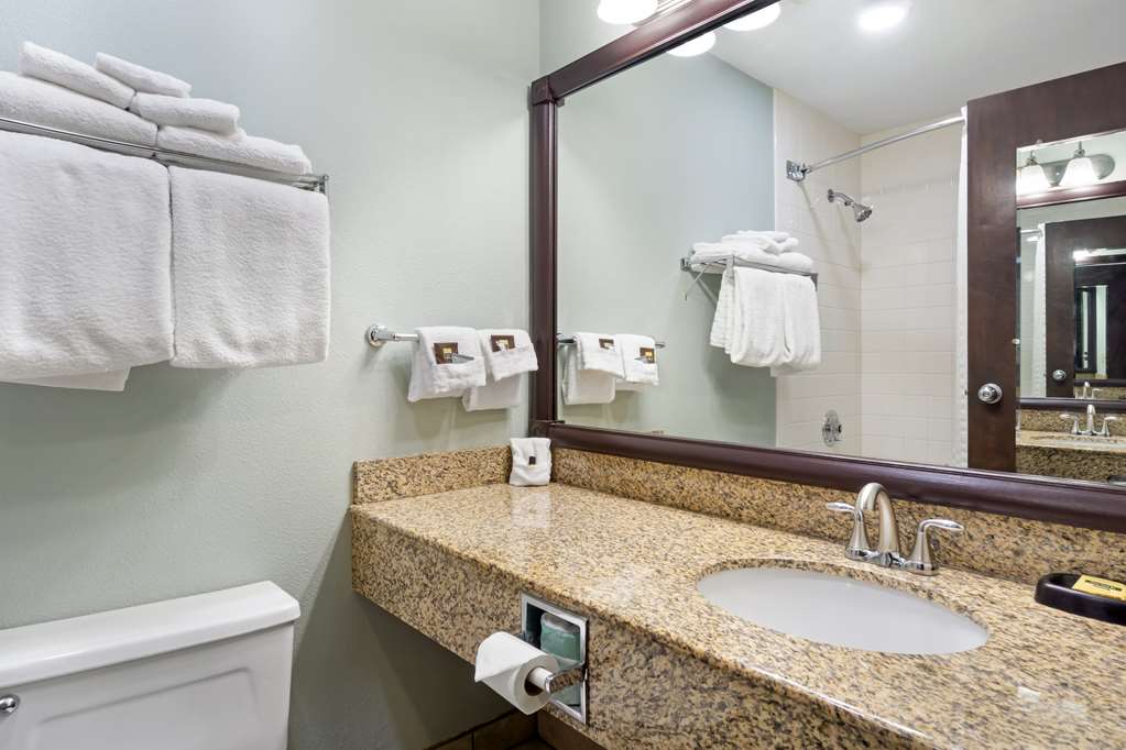 Best Western Plus Ahtanum Inn Image