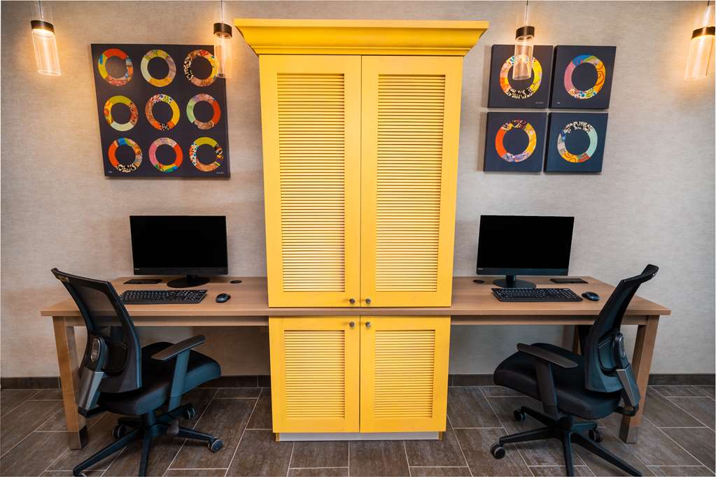 Home2 Suites by Hilton Bakersfield Image