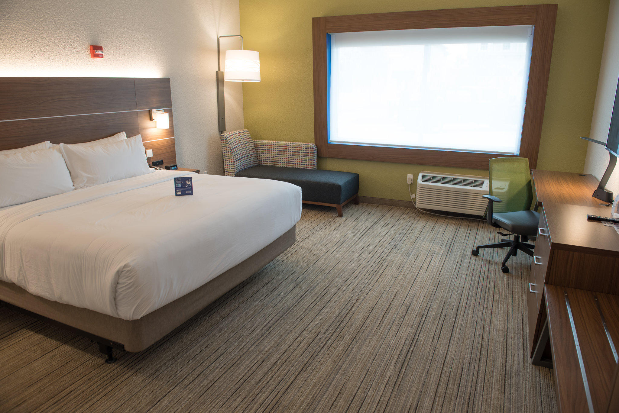 Holiday Inn Express & Suites Merrillville Photo