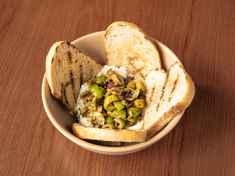 ROASTED OLIVES & TRUFFLE RICOTTA gfo/vg