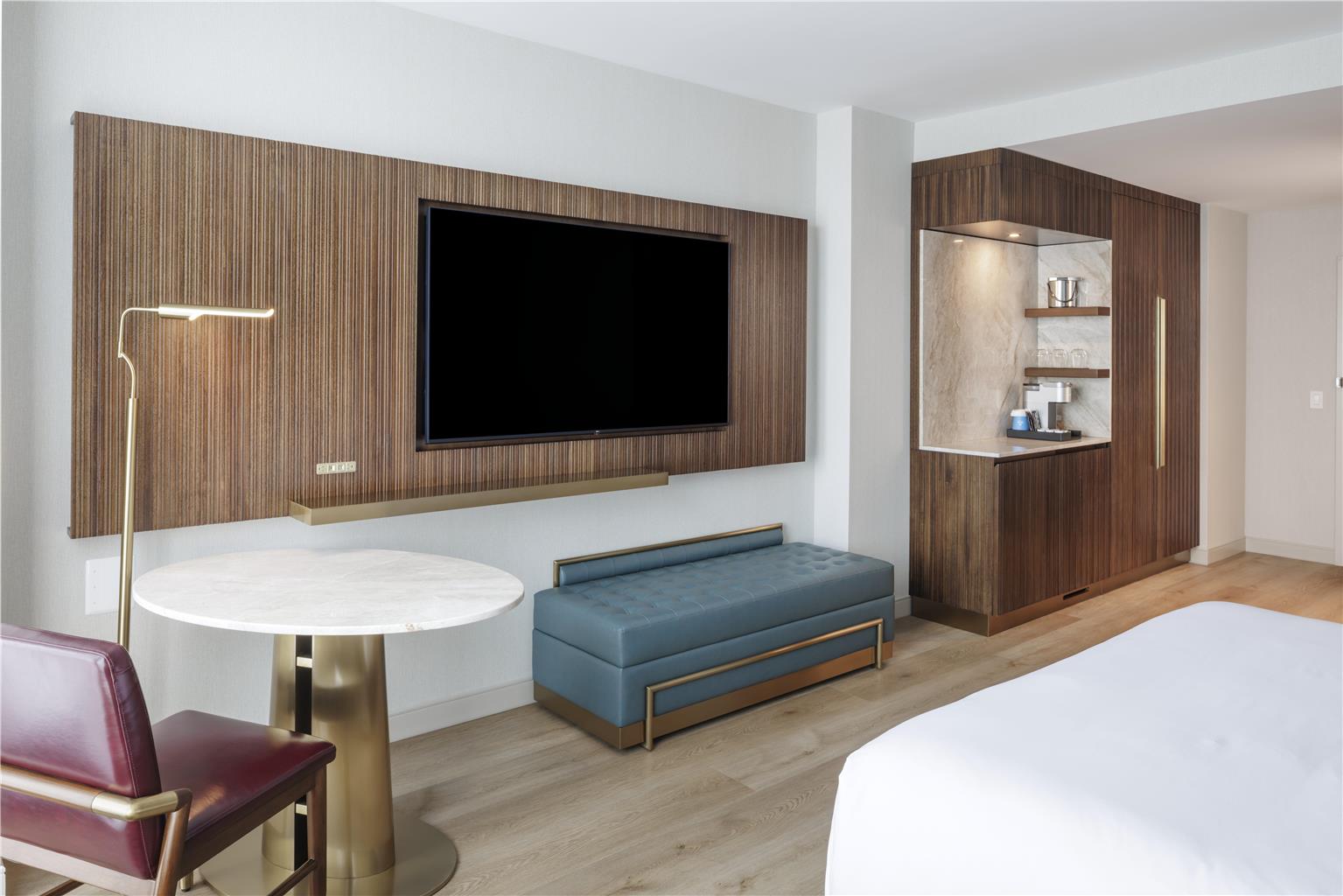 Hilton Arlington Rosslyn The Key Image