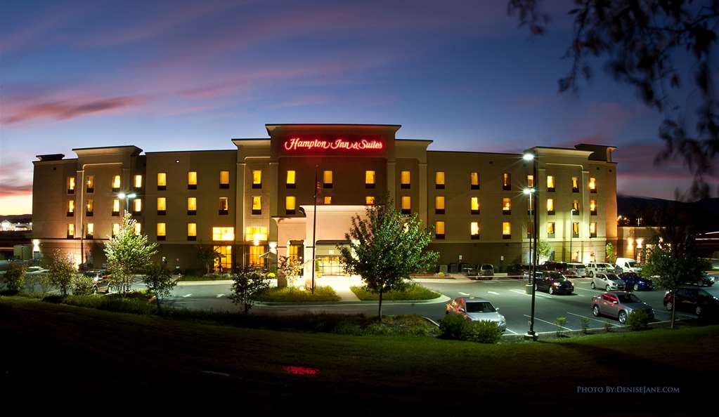 Hampton Inn & Suites Woodstock, VA Image