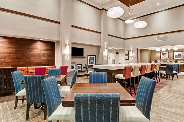 Images Hampton Inn & Suites Detroit/Troy