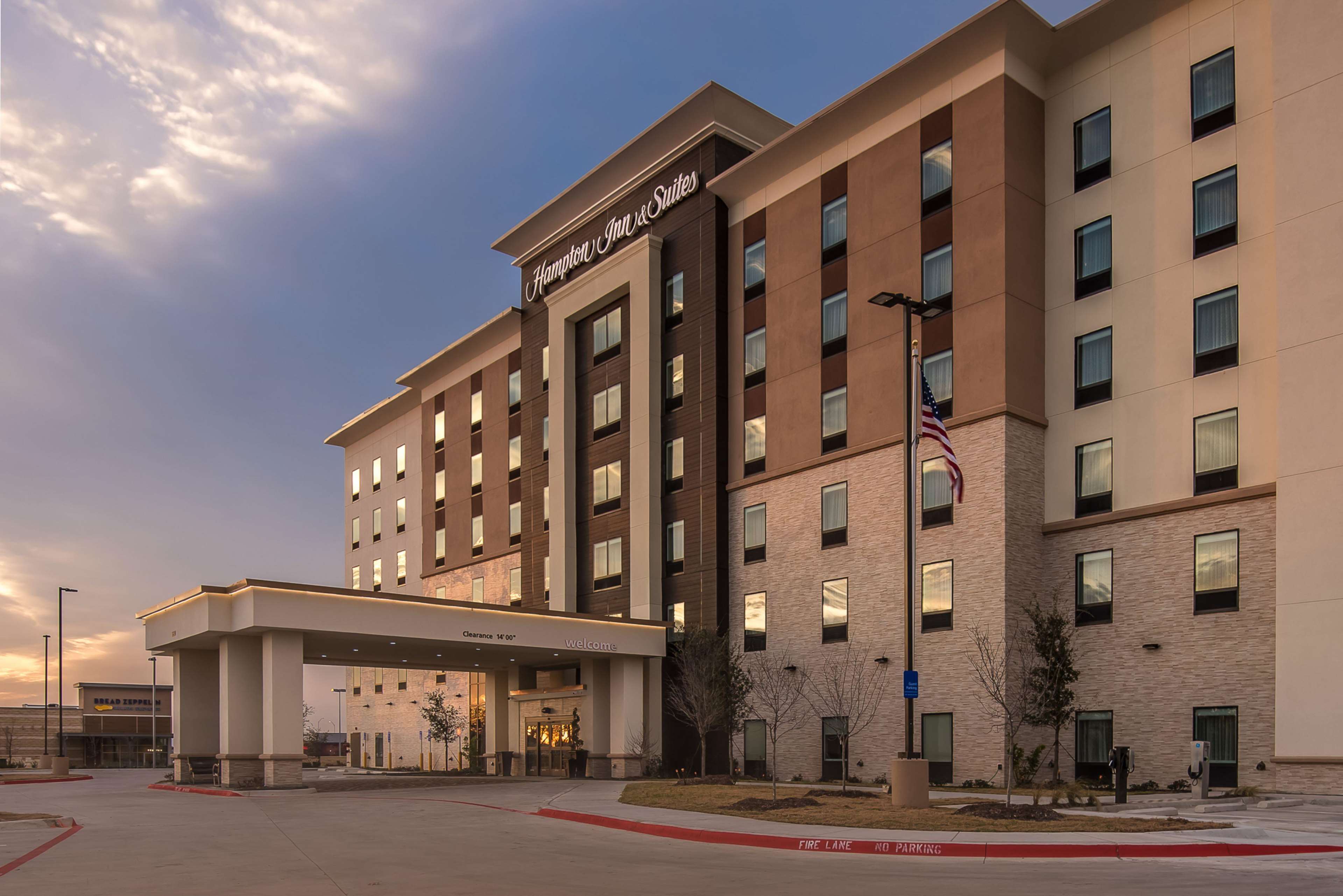 Hampton Inn & Suites Dallas-The Colony, TX Photo