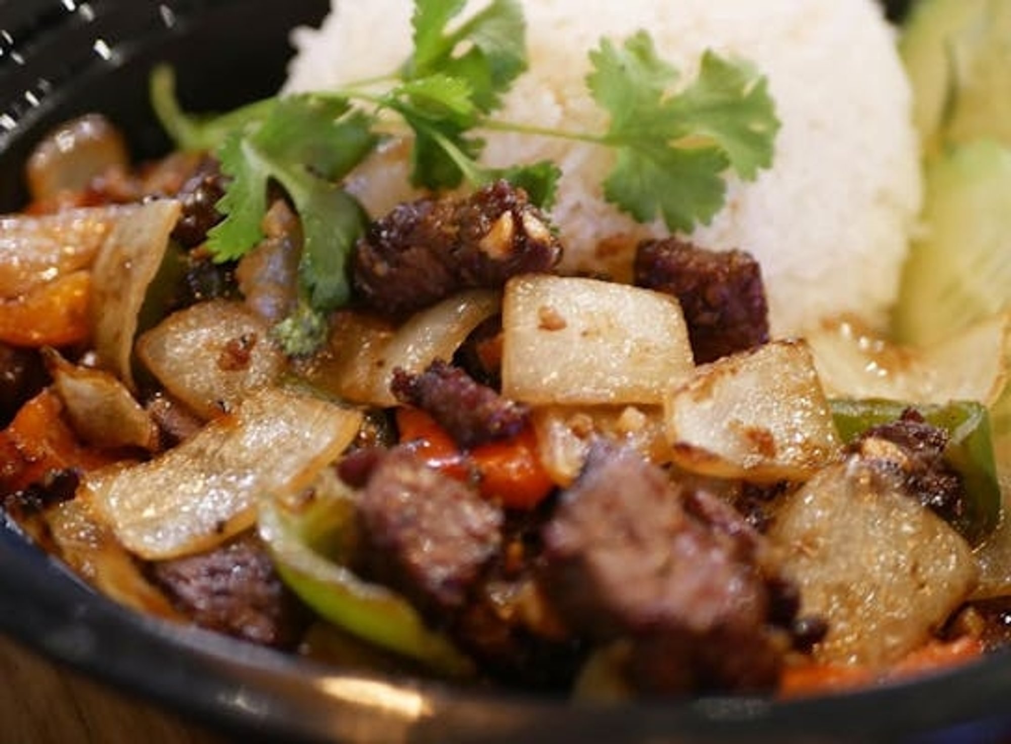 SHAKEN BEEF W/RICE