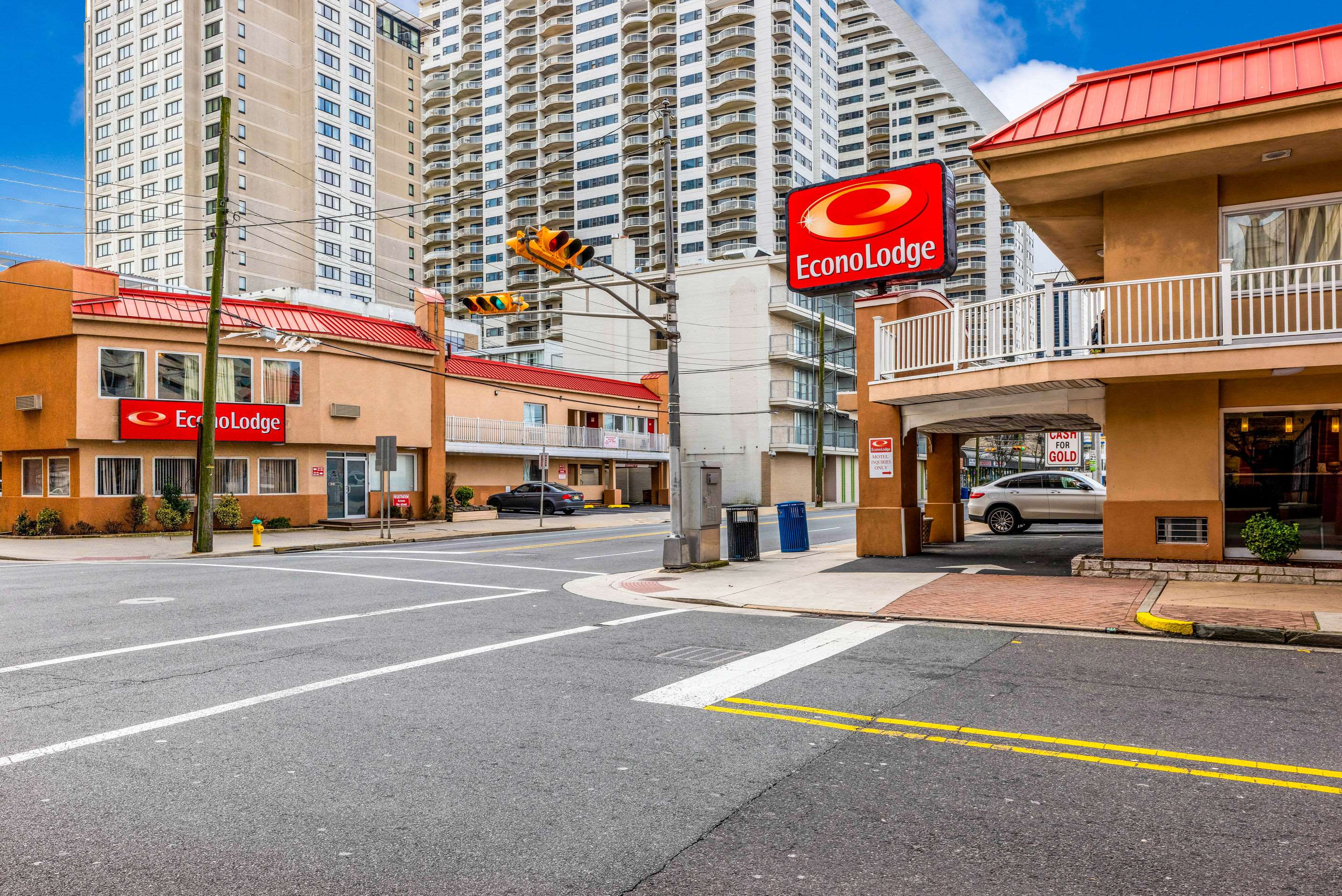 Econo Lodge Beach And Boardwalk Photo