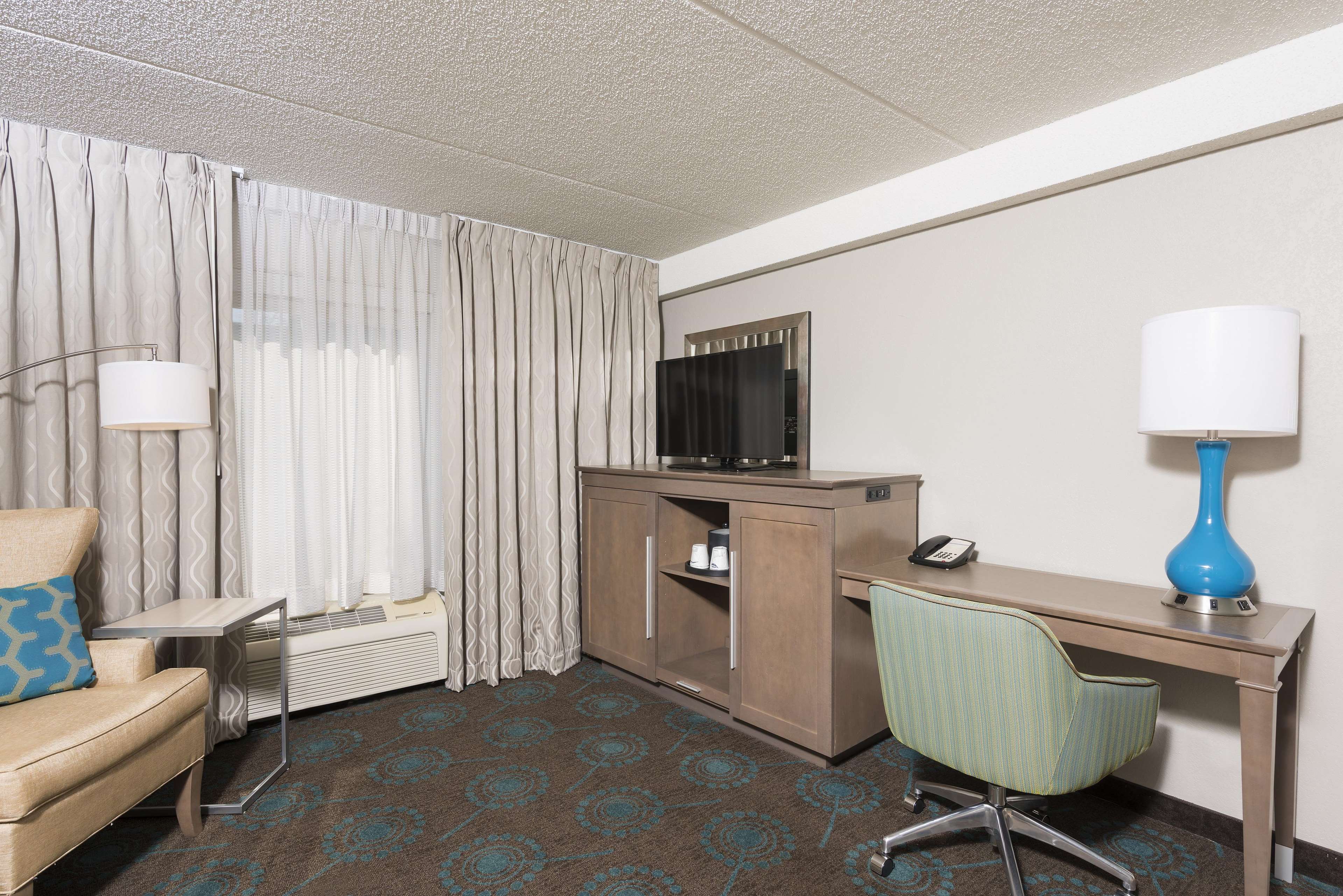 Hampton Inn Bloomington Photo